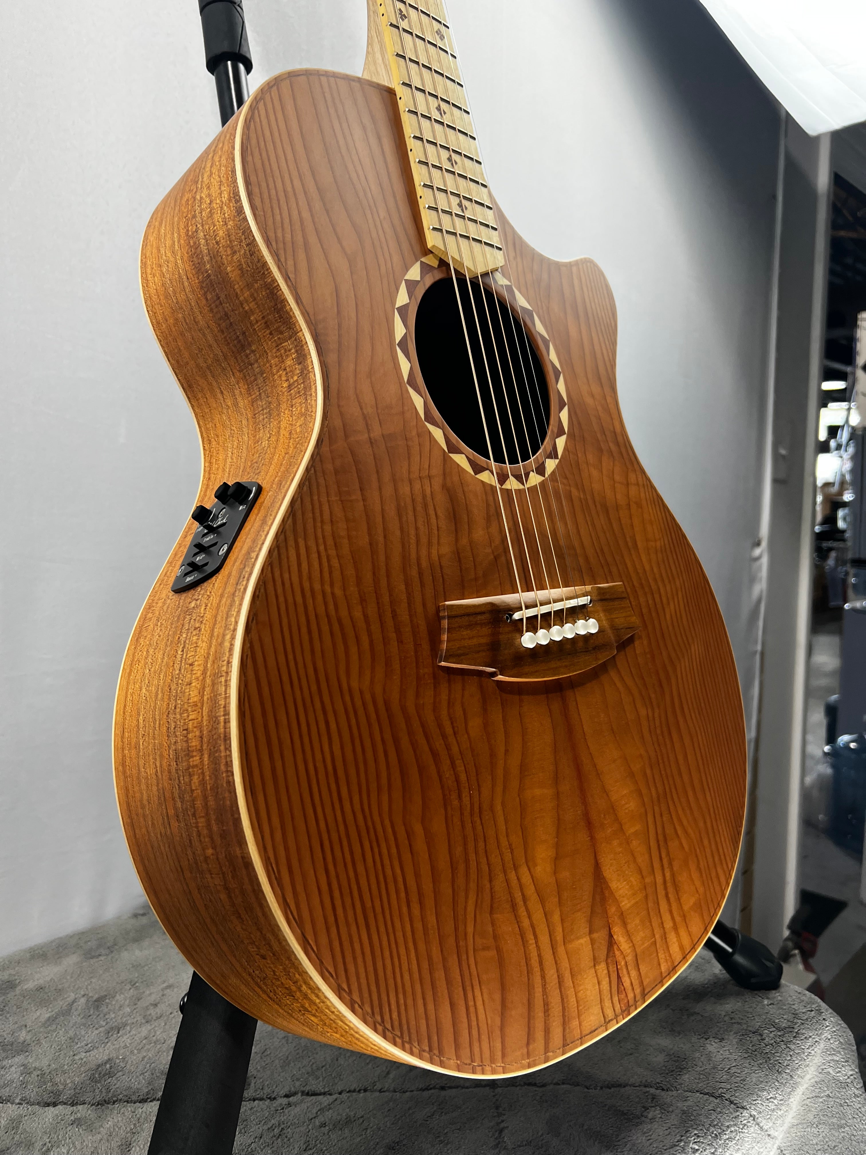 CCAN2EC-RDBL Acoustic Electric - Nitrocellulose (natural satin) #995 GET PLEK'D!