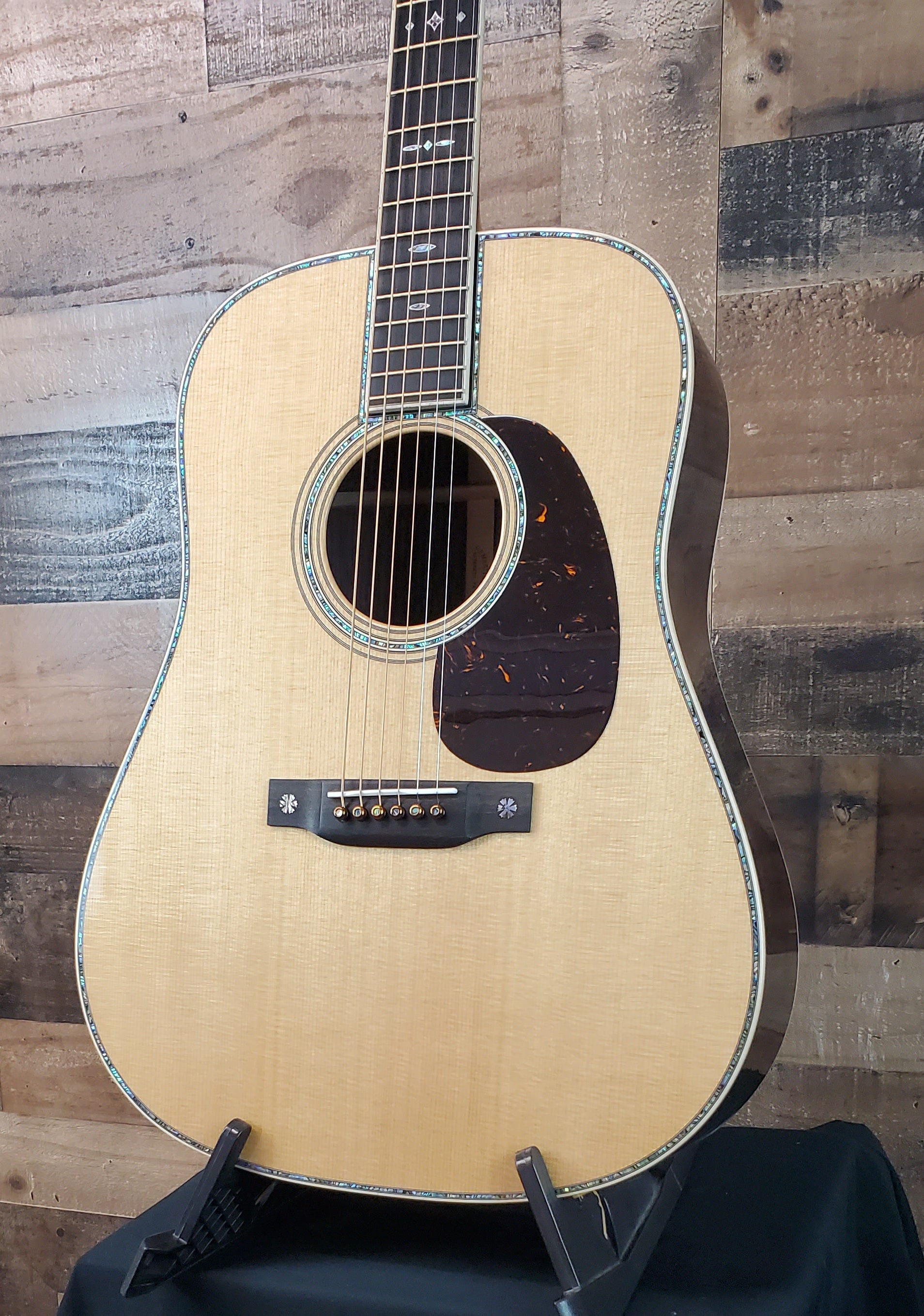 Martin D-42 Modern Deluxe Acoustic Guitar - Natural, Hardcase, Free Ship, #631