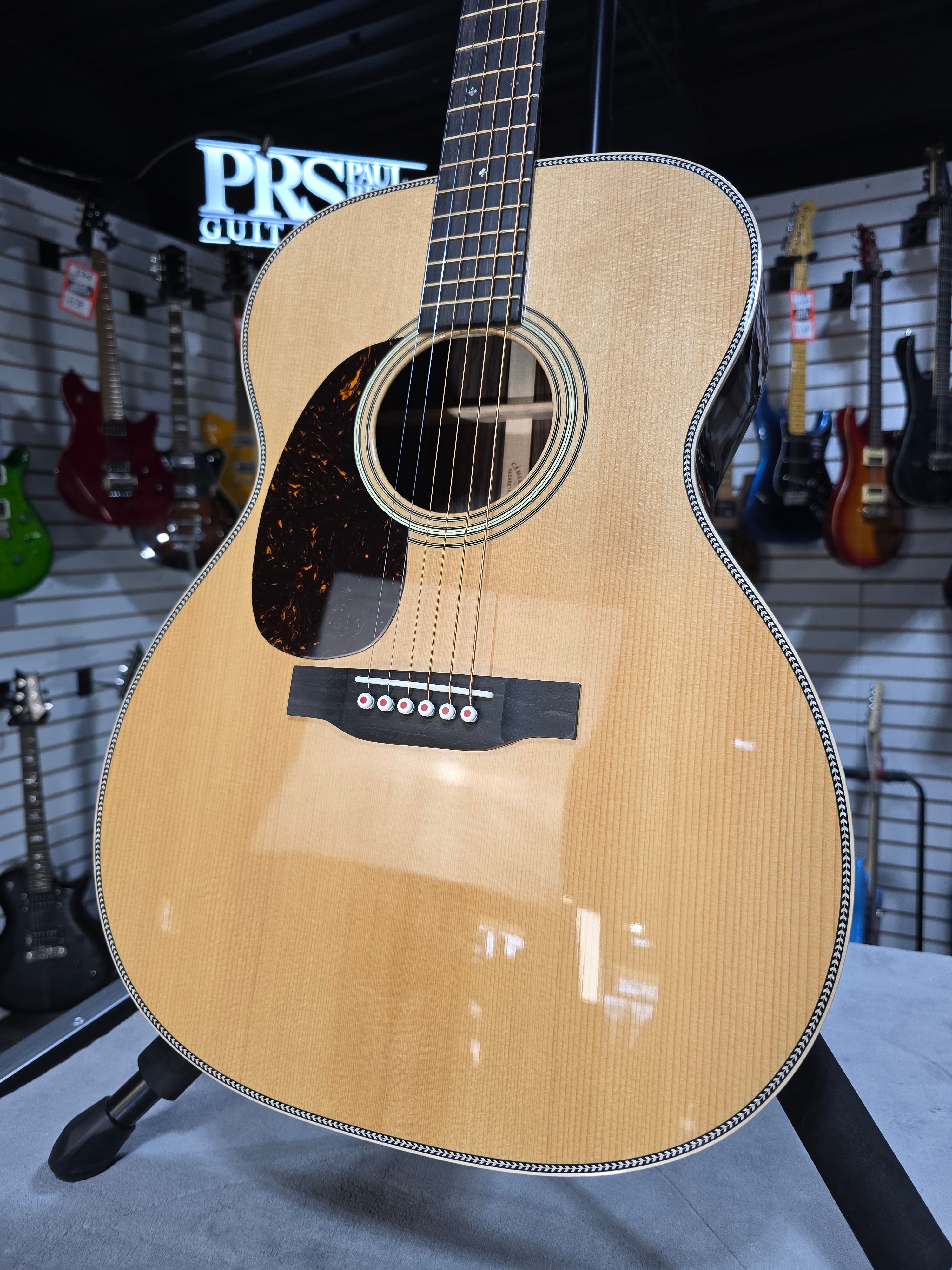 Martin 000-28 Modern Deluxe Left-handed Natural