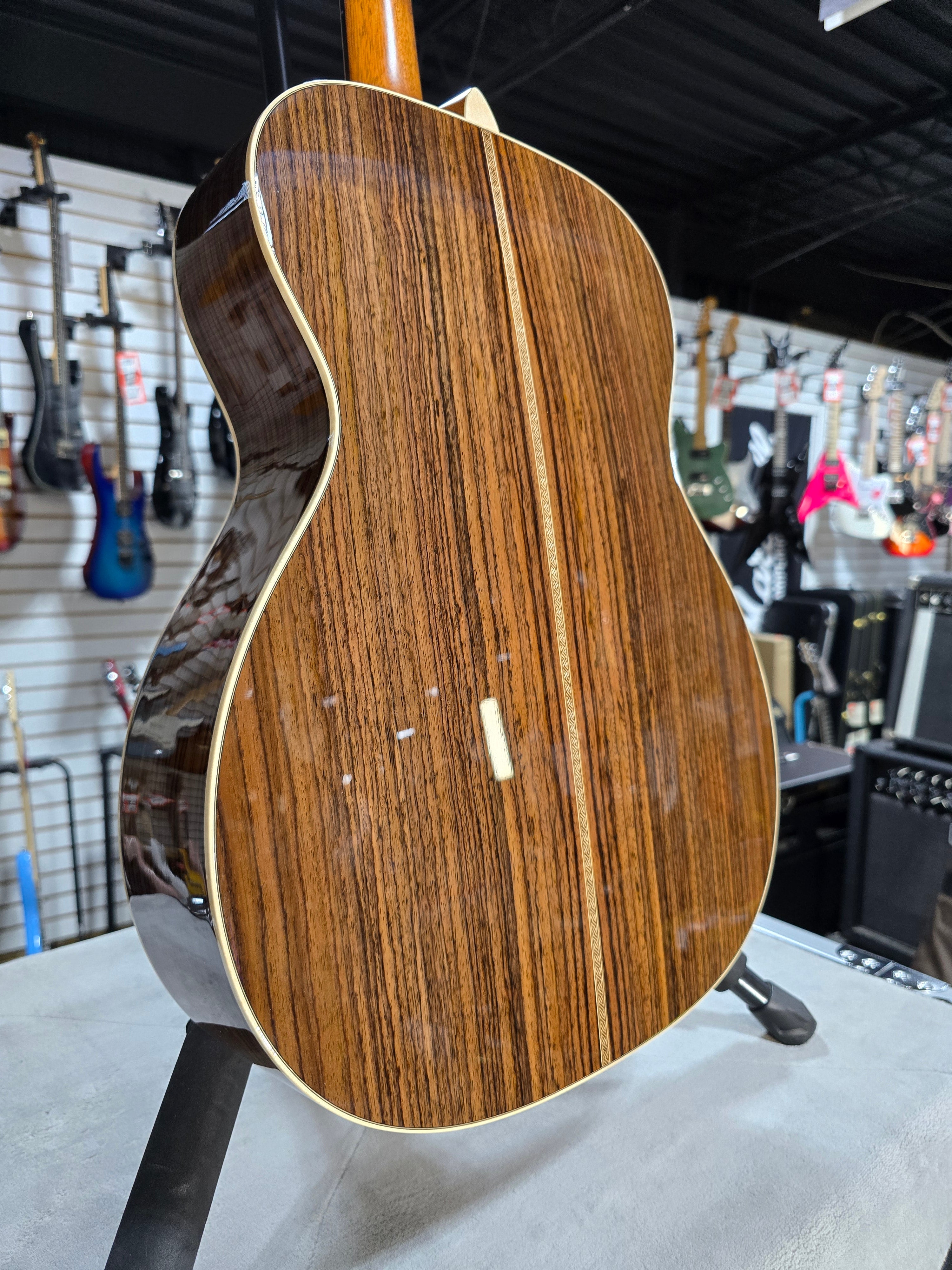 Martin 000-28 Modern Deluxe Left-handed Natural