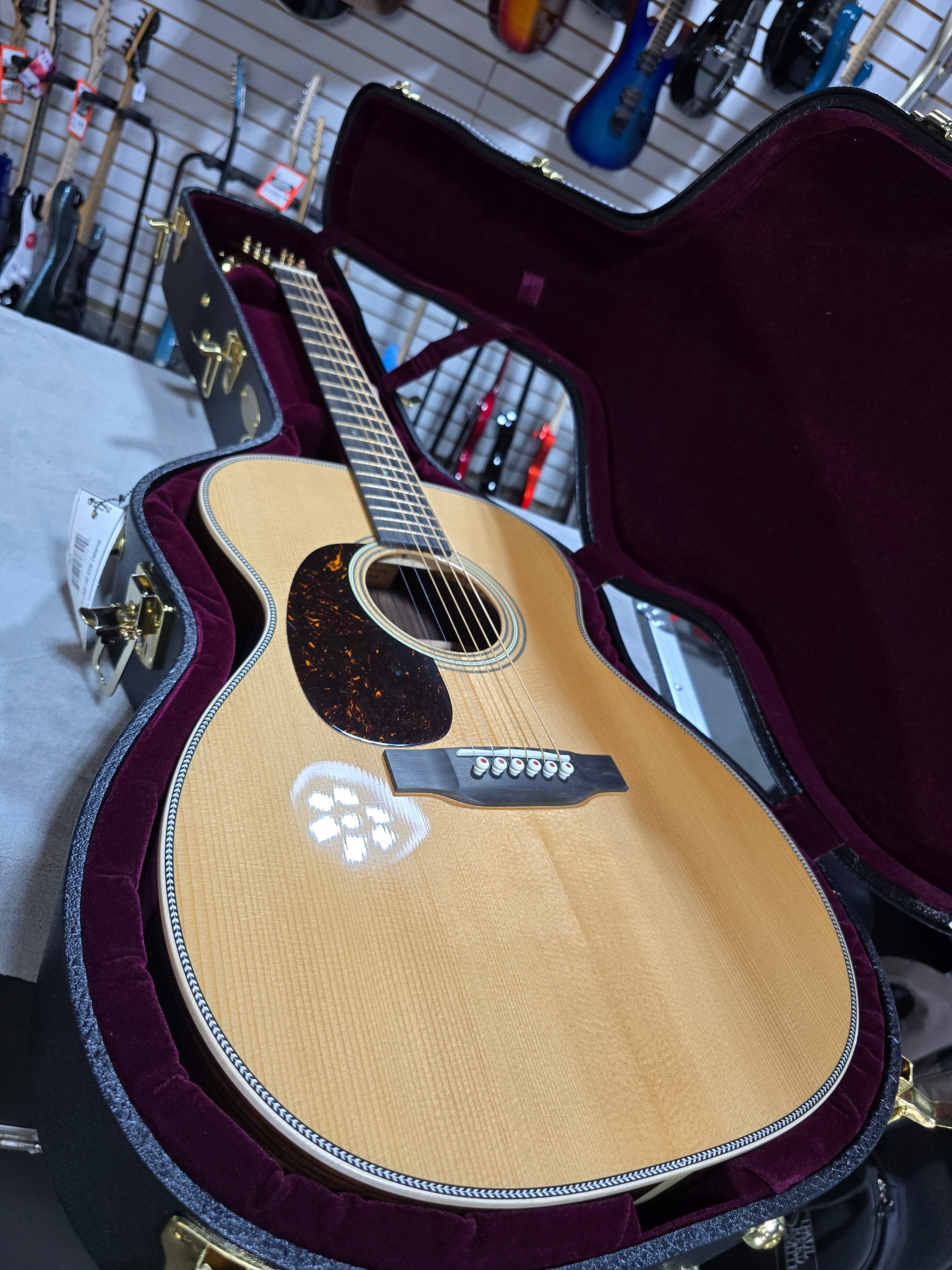 Martin 000-28 Modern Deluxe Left-handed Natural