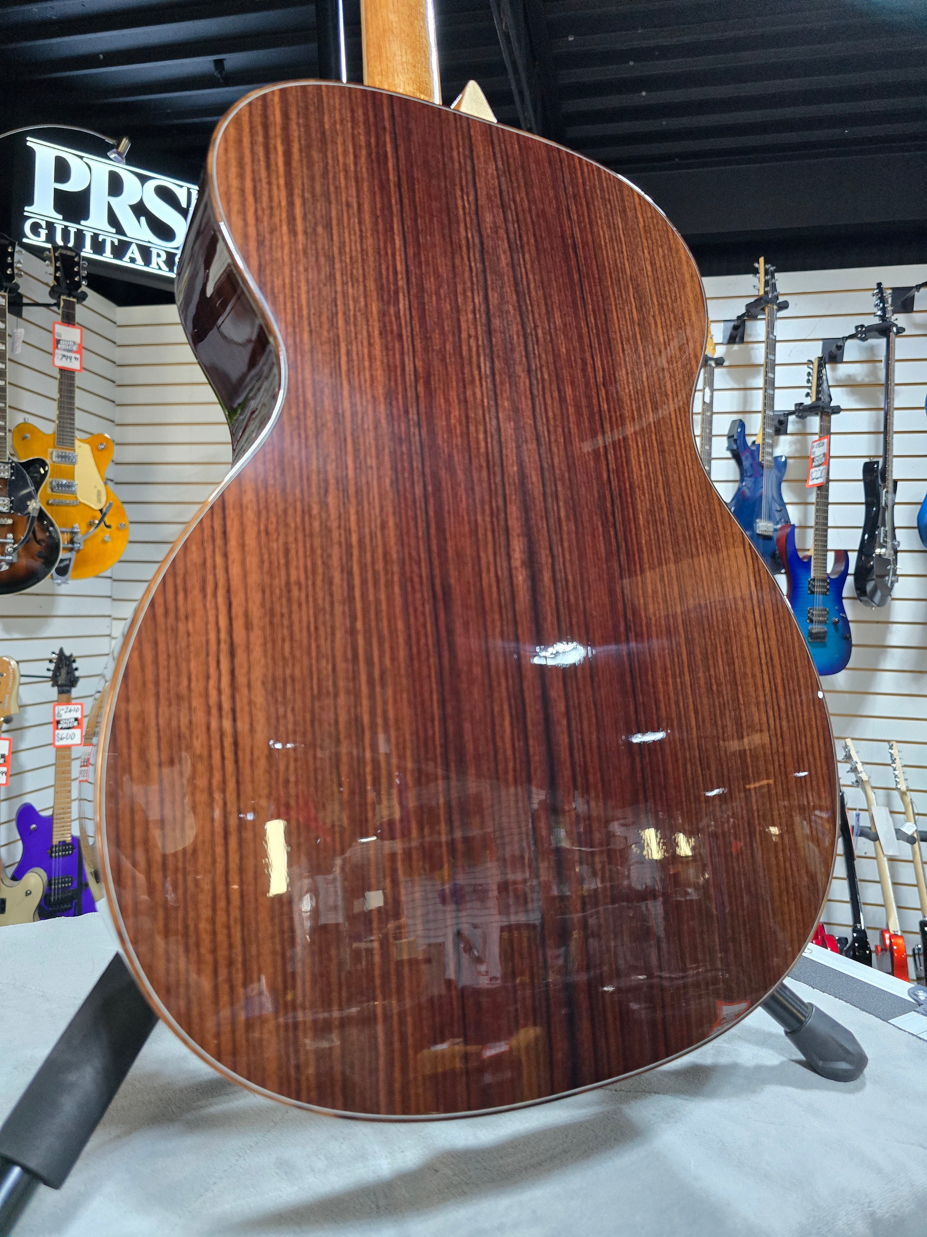 Larrivee OM-10 Acoustic Guitar - Natural - OHSC & PLEK*D