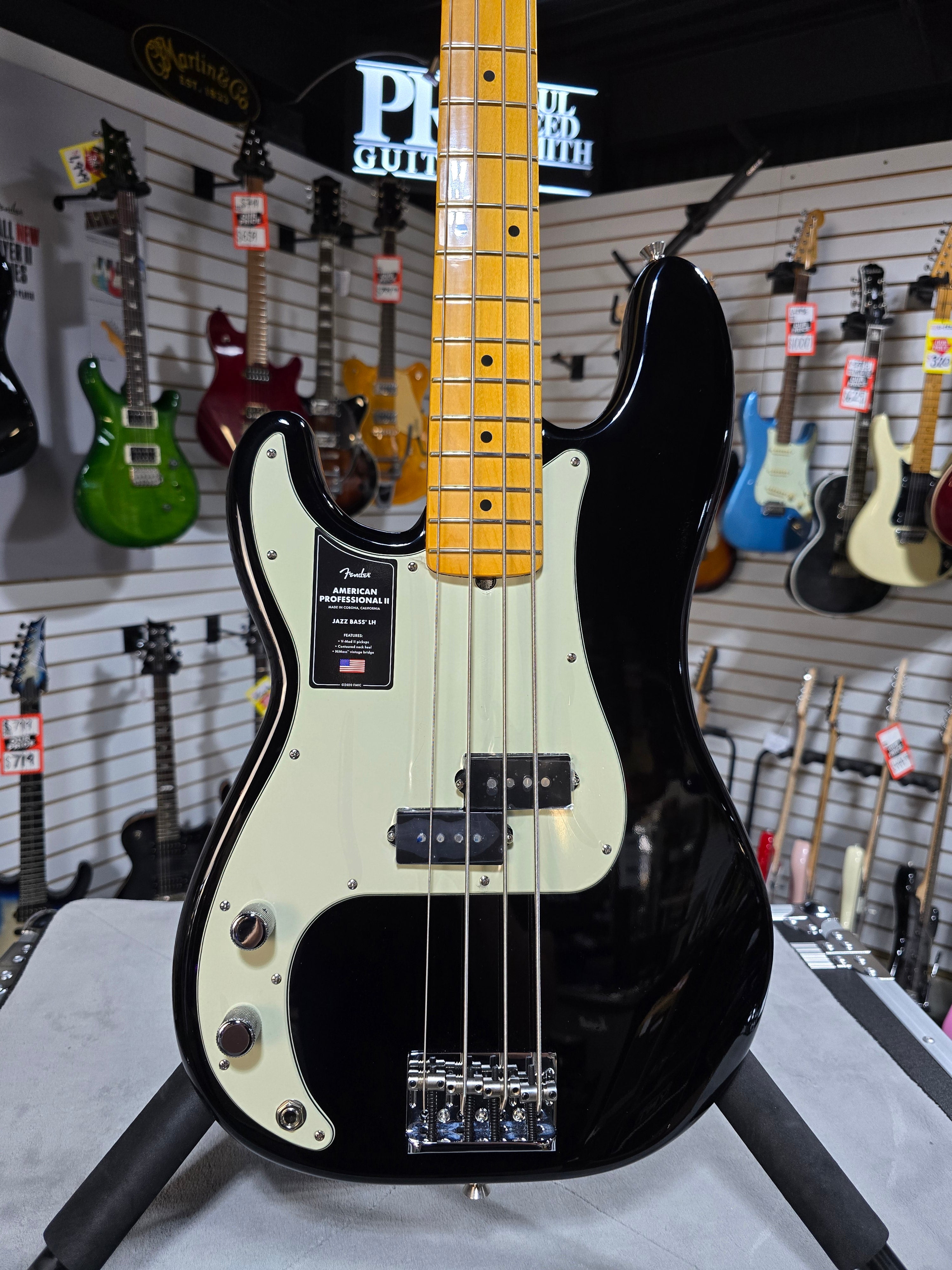 Fender American Professional II Precision Bass Left-handed - Black w/ Maple Fingerboard + OHSC & PLEK*D #590