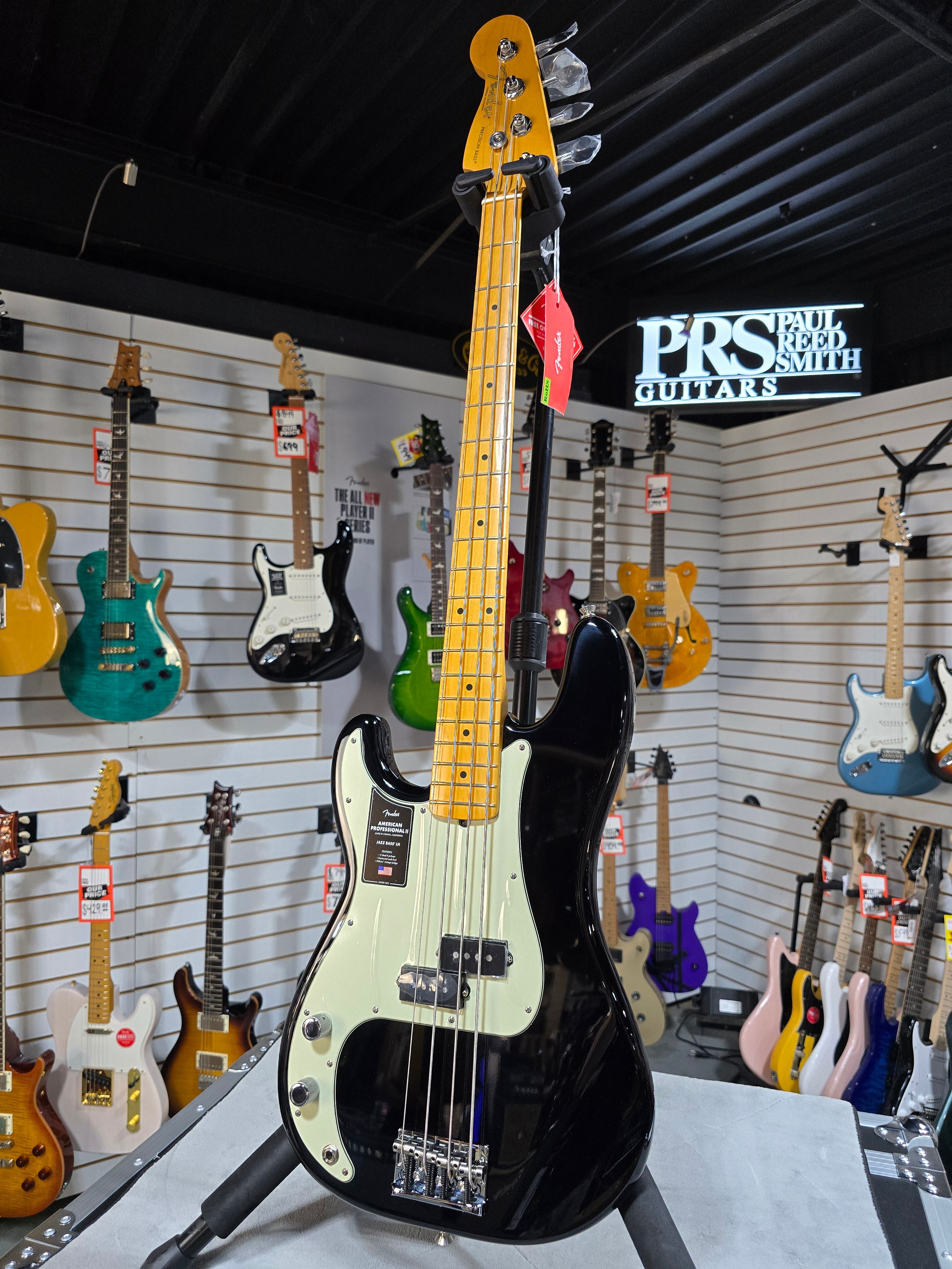 Fender American Professional II Precision Bass Left-handed - Black w/ Maple Fingerboard + OHSC & PLEK*D #590