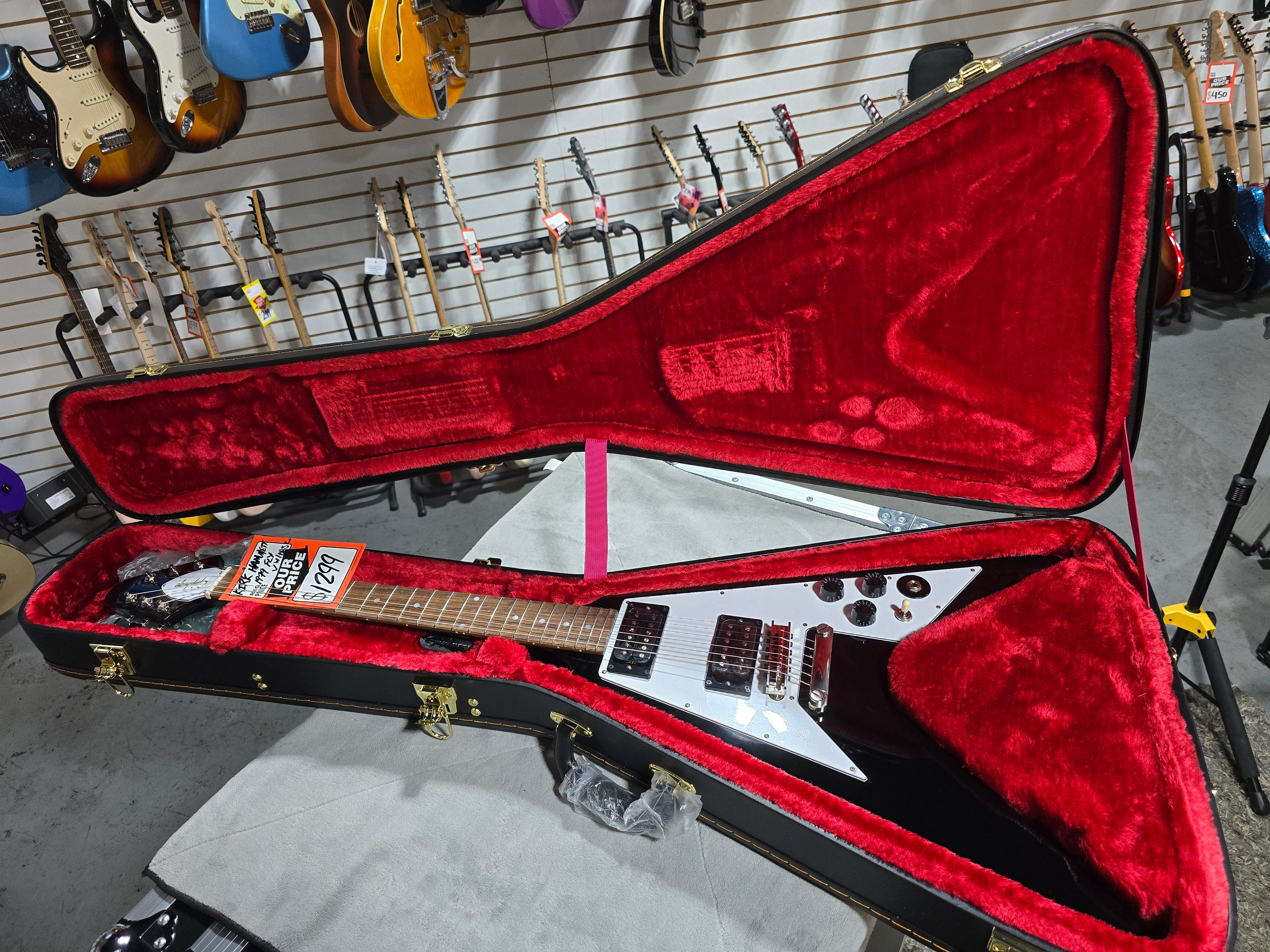 Epiphone Kirk Hammett 1979 Flying V - Ebony W/ OHSC & PLEK*D #902