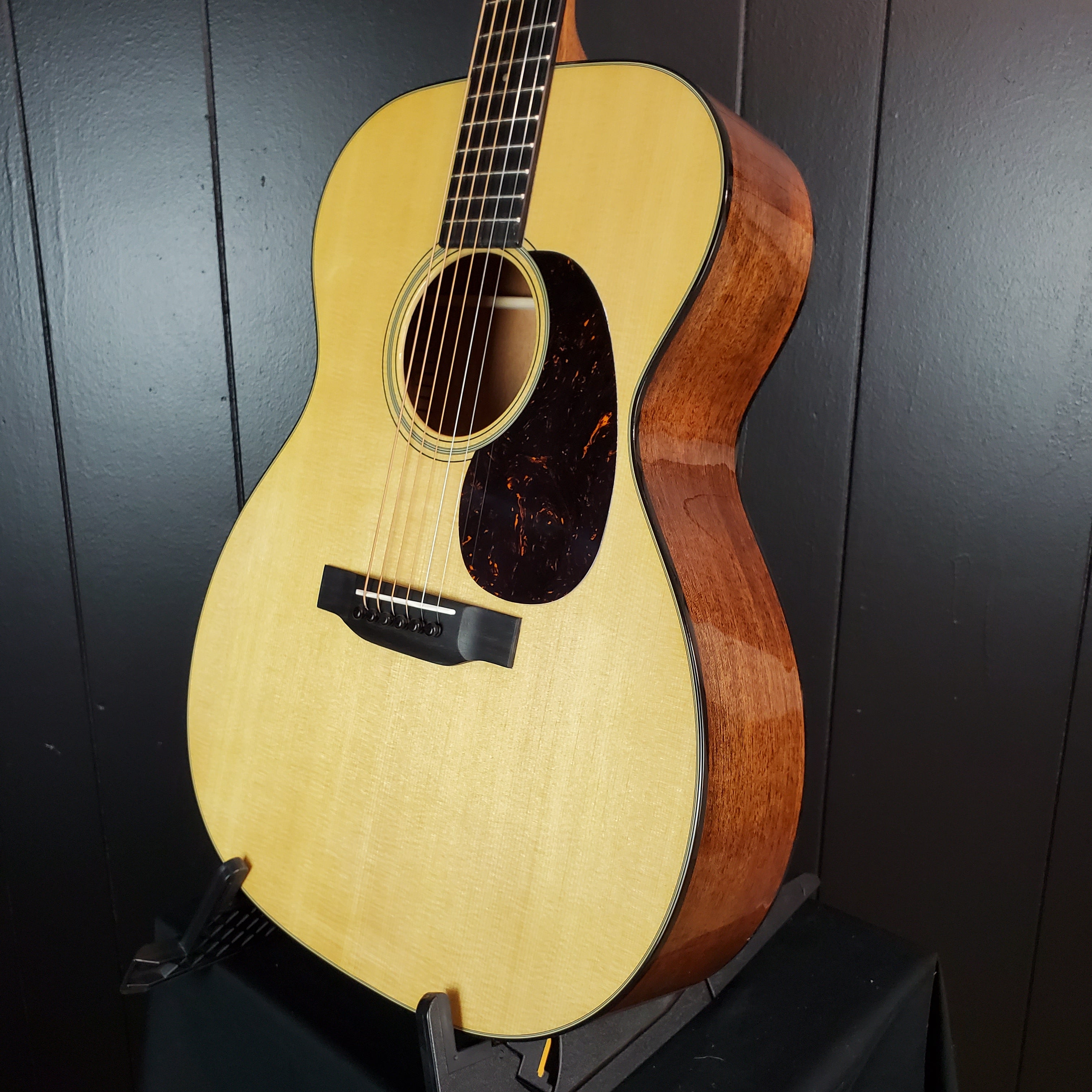 Martin 000-18 Standard Series Acoustic Guitar - Natural with Aging Toner- FREE SHIP 583