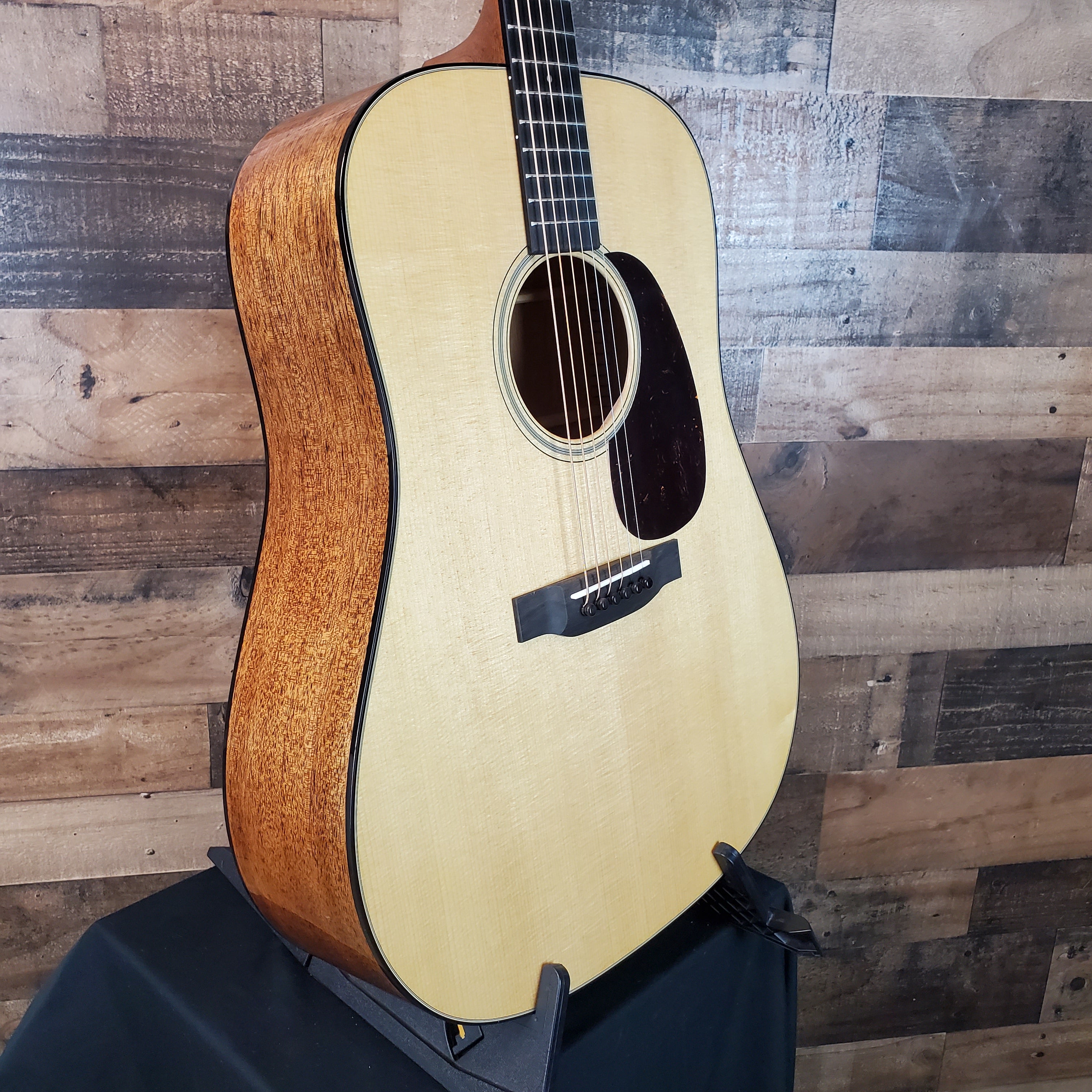 Martin Super D-18 Acoustic Guitar - Natural, Hardcase, Free Ship, 763