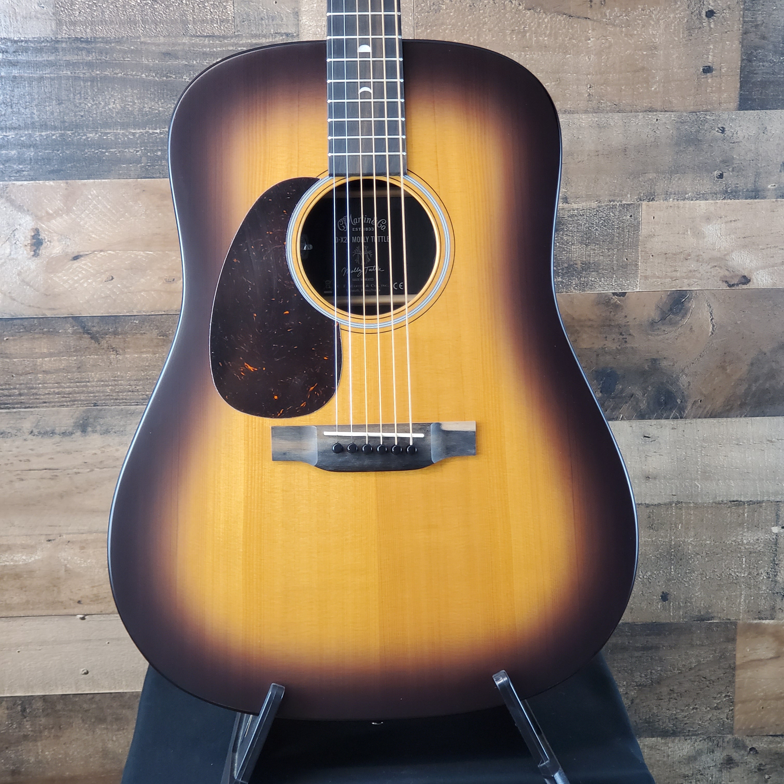 Martin D-X2E Molly Tuttle Left-Handed Vintage Sunburst