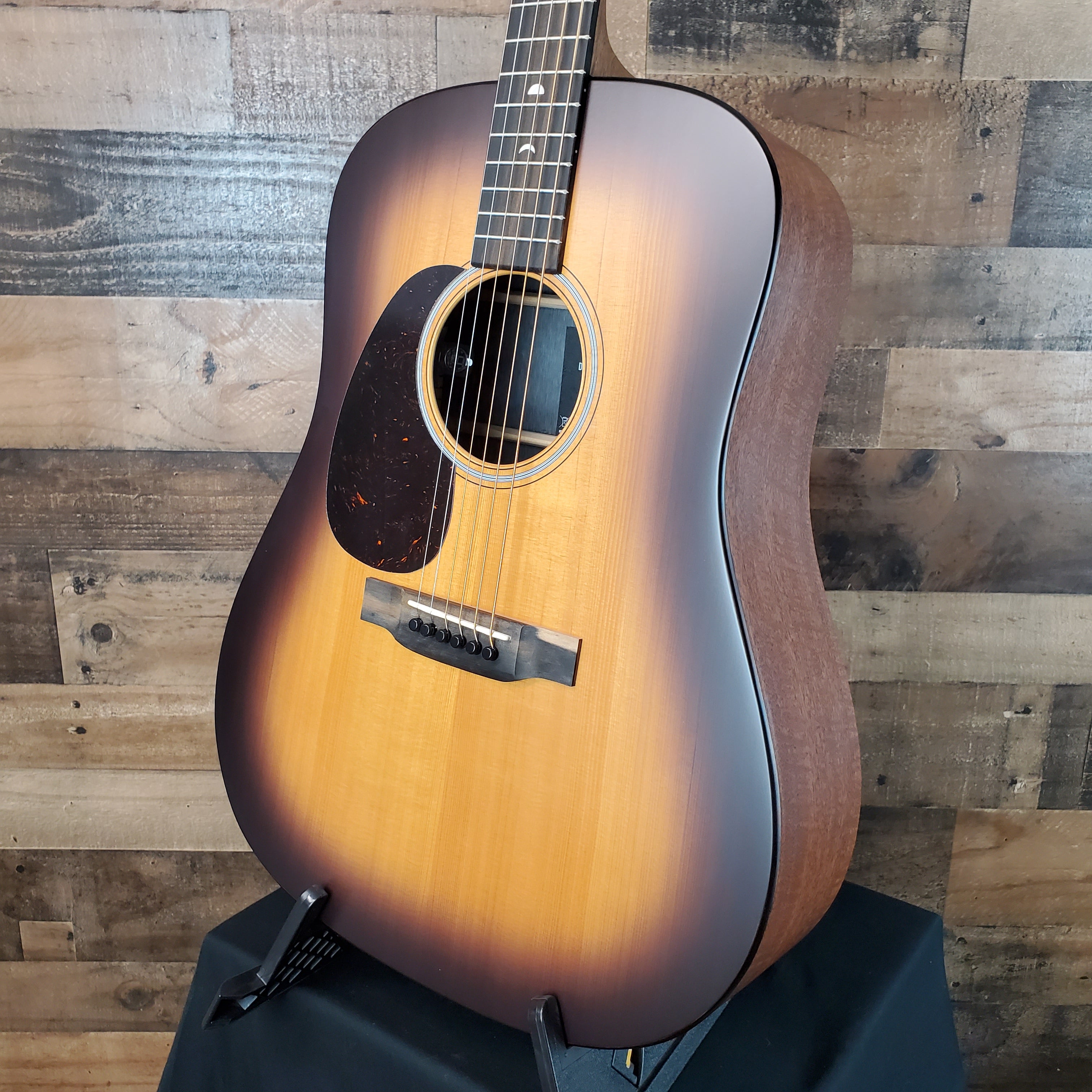 Martin D-X2E Molly Tuttle Left-Handed Vintage Sunburst