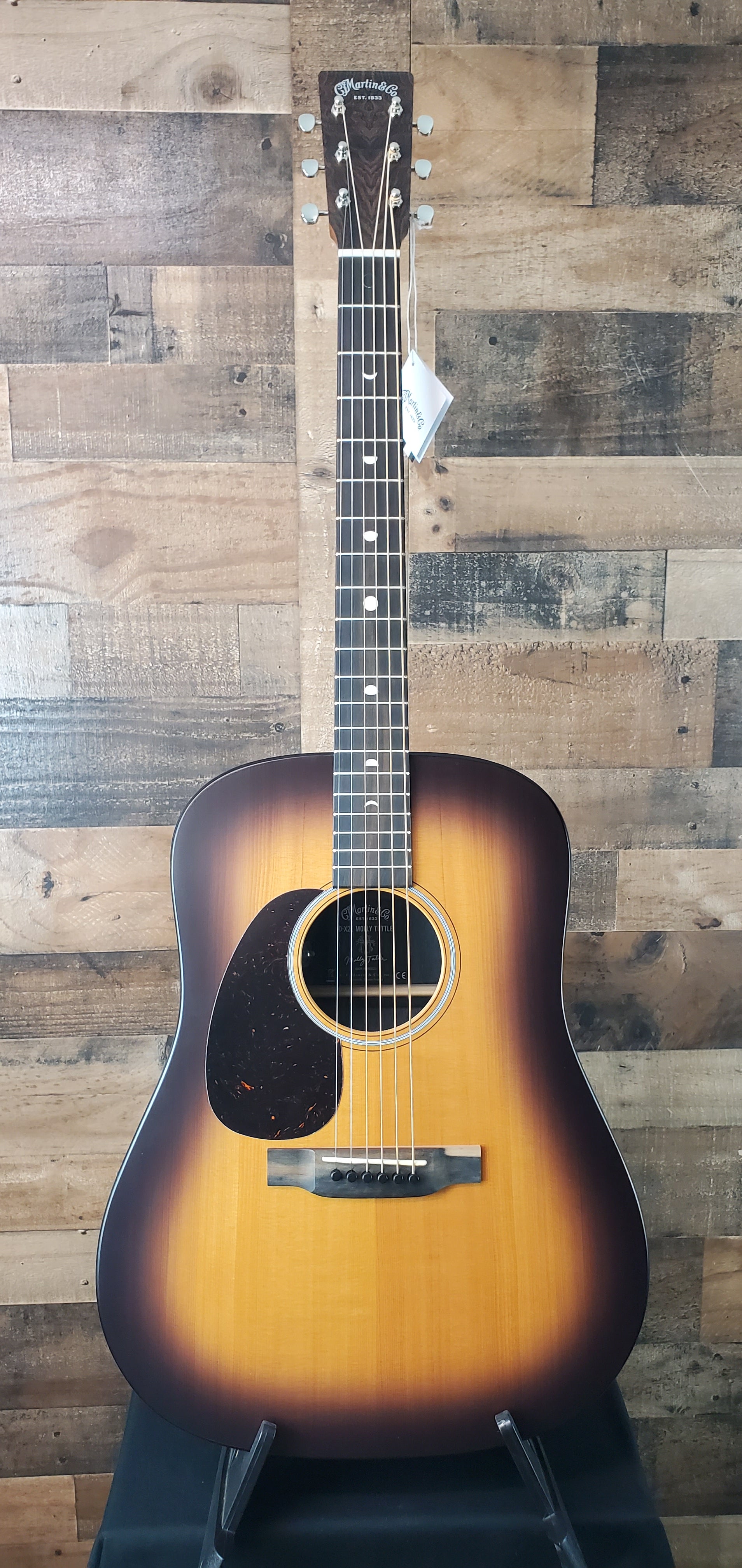Martin D-X2E Molly Tuttle Left-Handed Vintage Sunburst