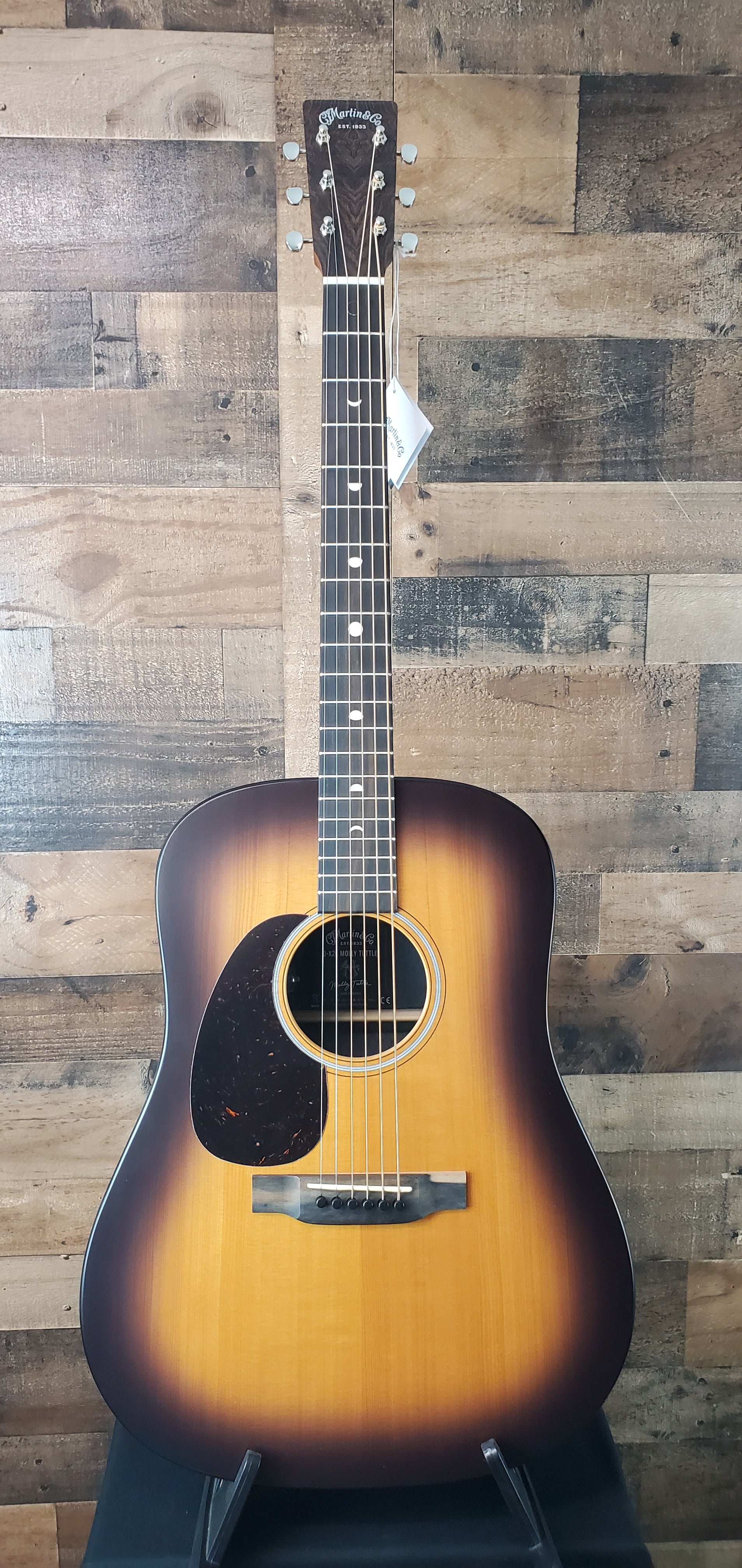 Martin D-X2E Molly Tuttle Left-Handed Vintage Sunburst
