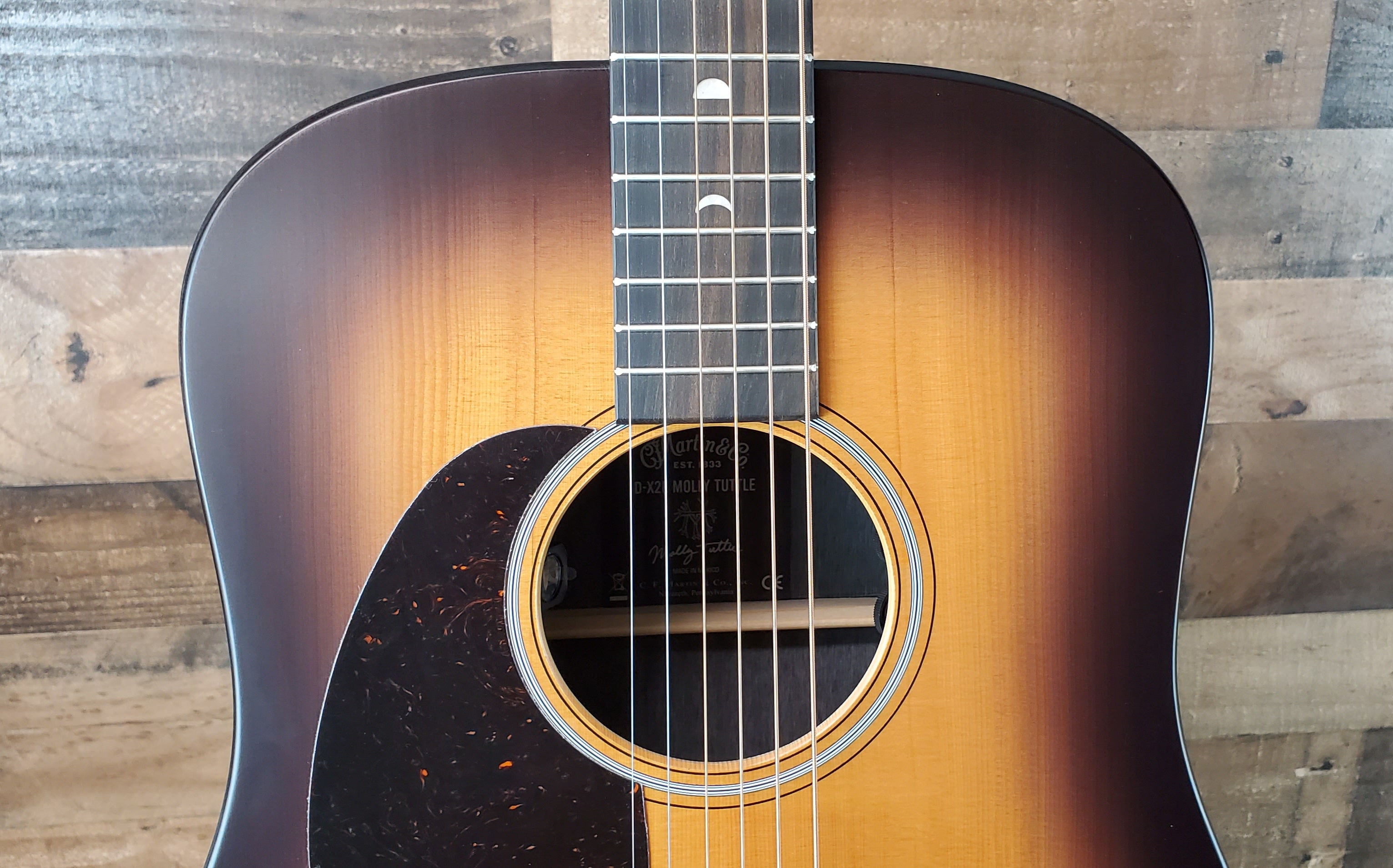 Martin D-X2E Molly Tuttle Left-Handed Vintage Sunburst