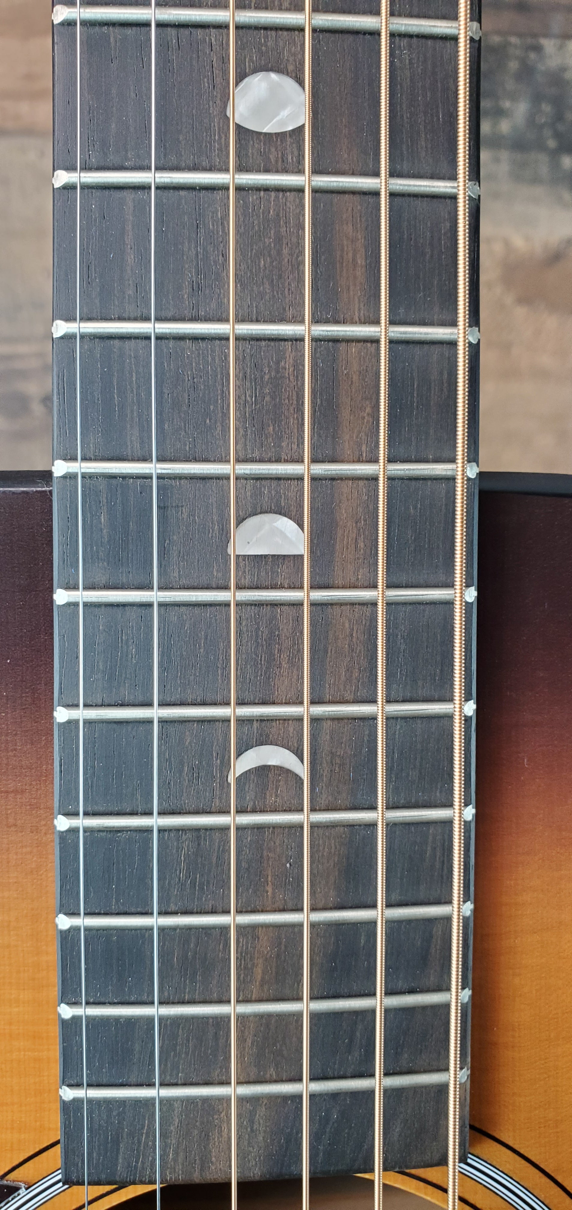Martin D-X2E Molly Tuttle Left-Handed Vintage Sunburst