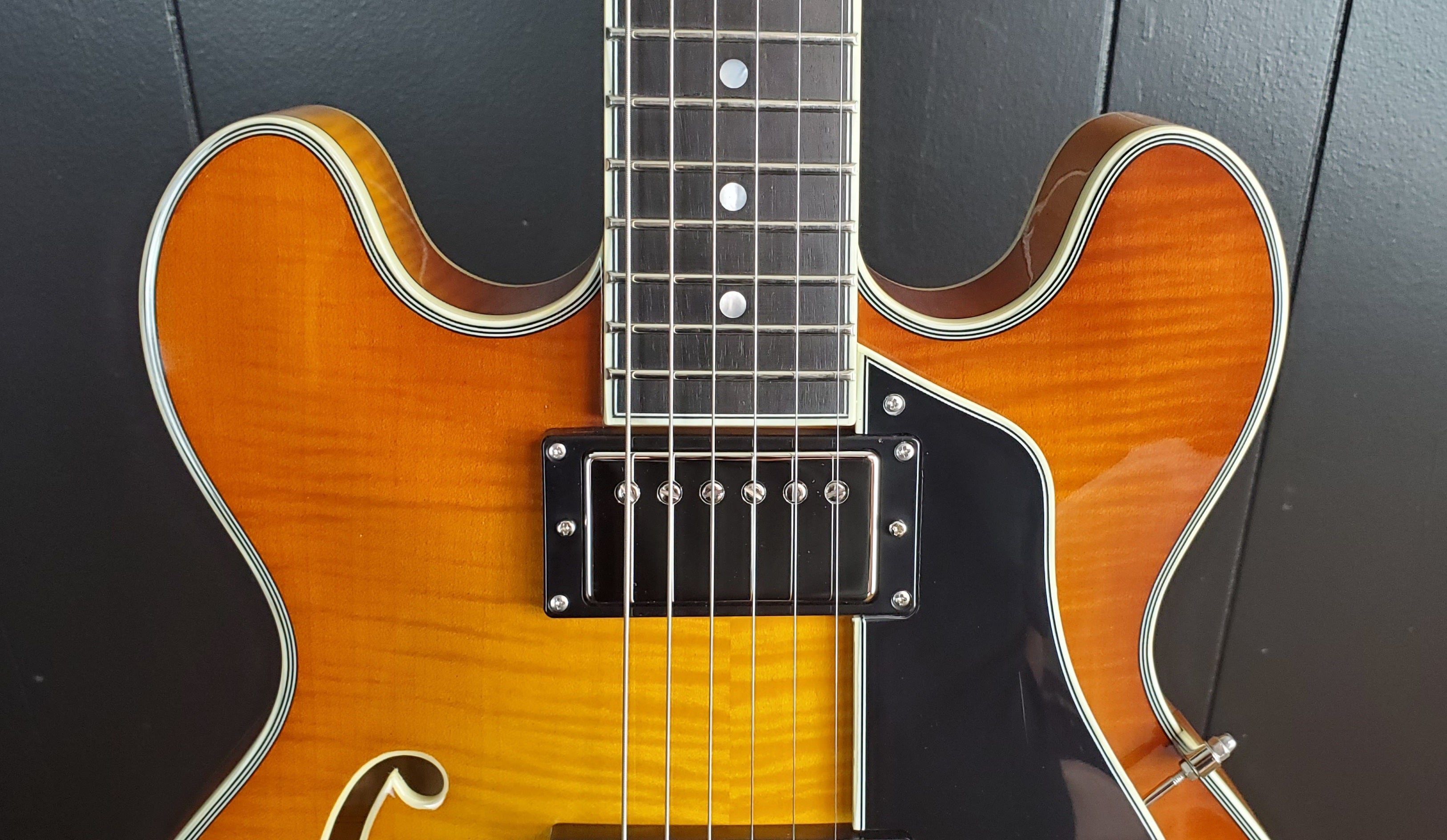 Eastman T484-GB Thinline Semi-Hollowbody Goldburst