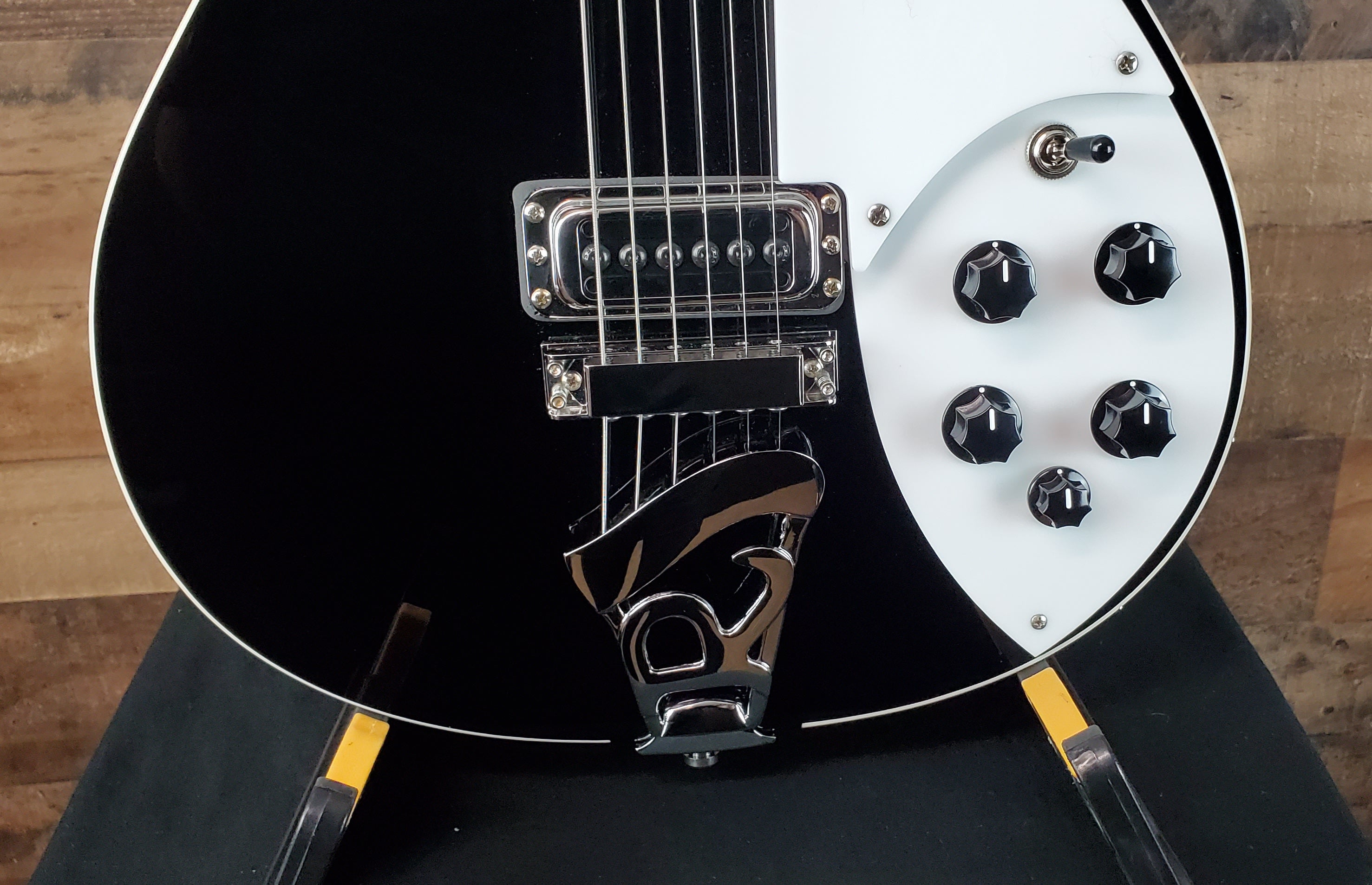 Rickenbacker 620JG Jetglo
