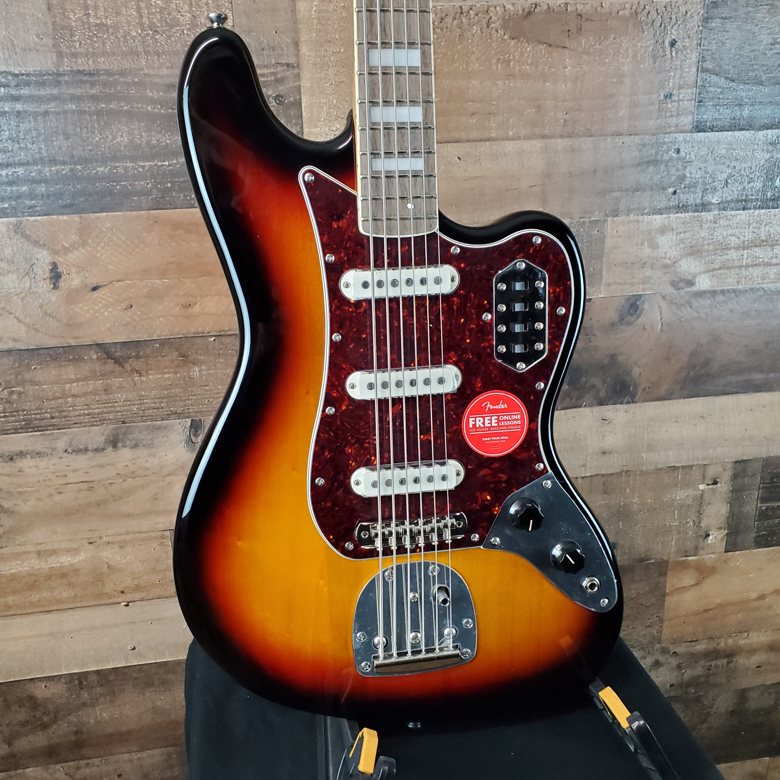 Squier Classic Vibe Bass VI Guitar, 3-tone Sunburst