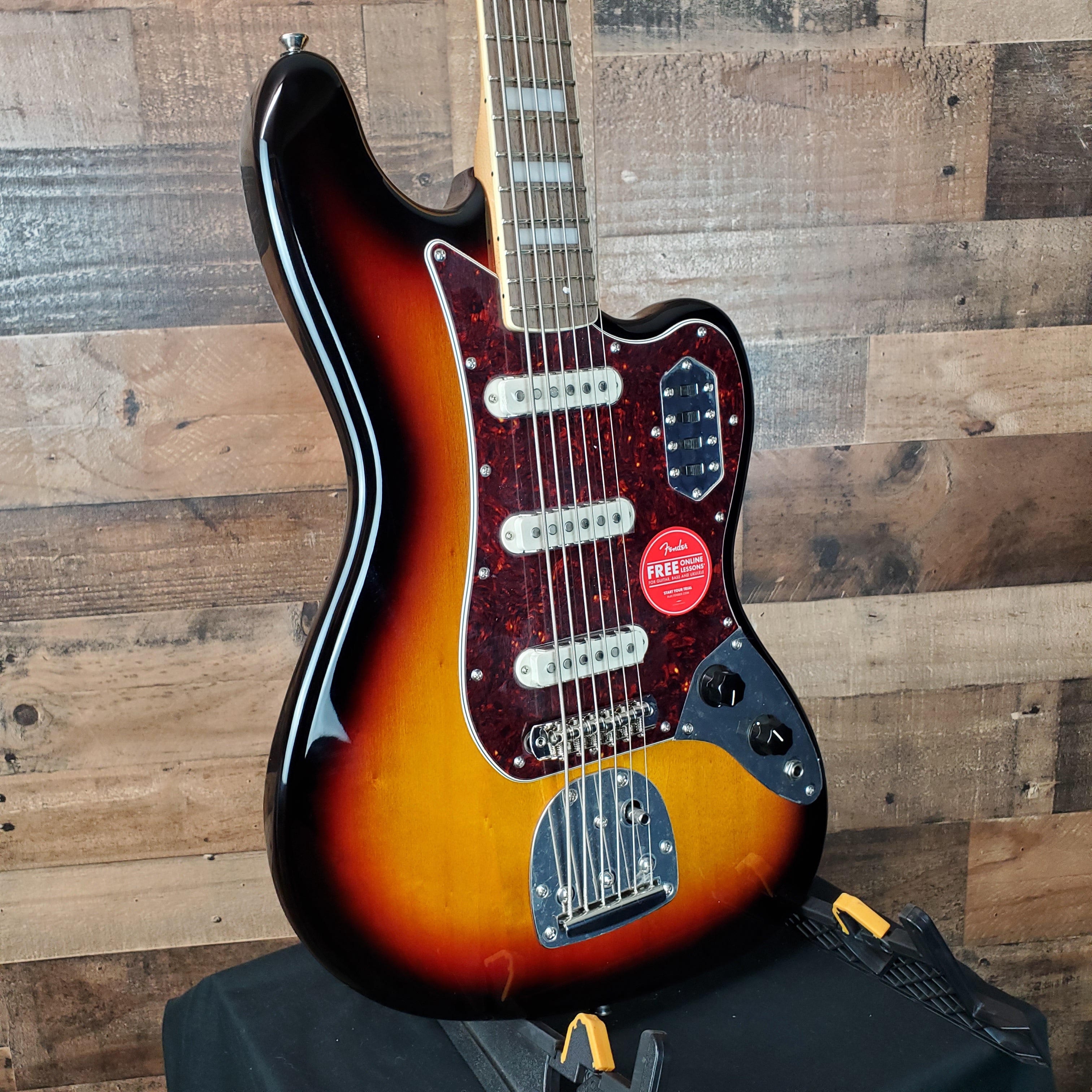Squier Classic Vibe Bass VI Guitar, 3-tone Sunburst