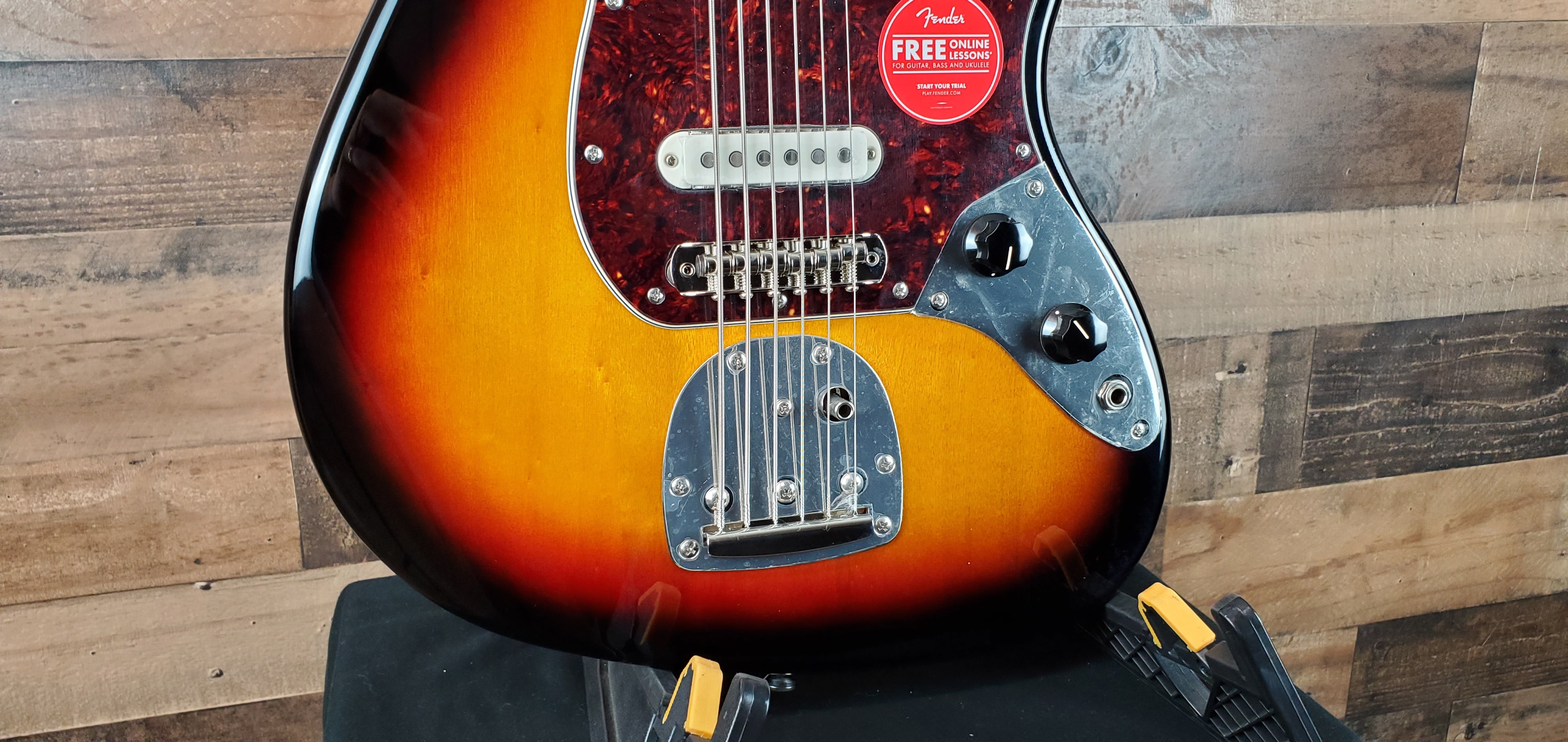 Squier Classic Vibe Bass VI Guitar, 3-tone Sunburst