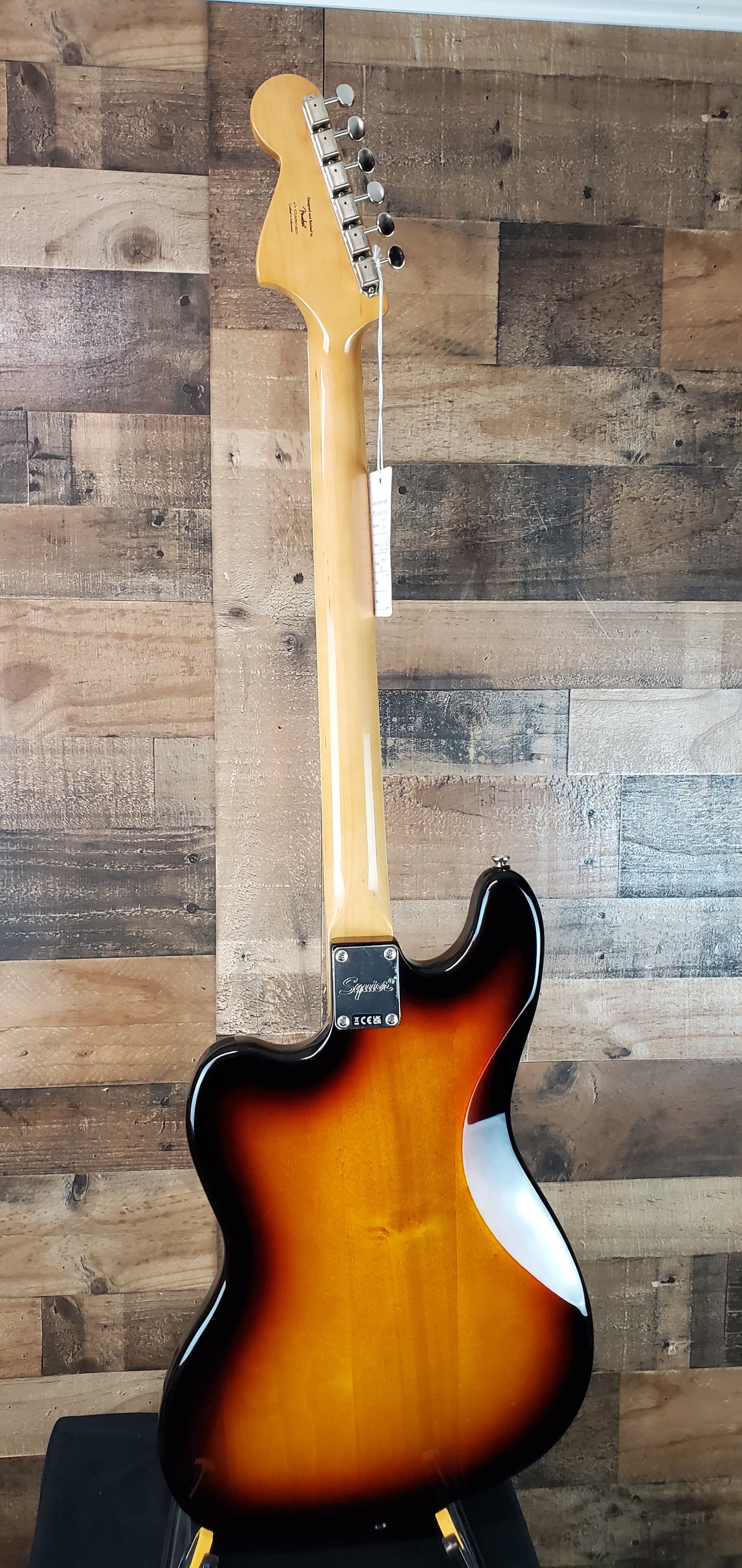 Squier Classic Vibe Bass VI Guitar, 3-tone Sunburst