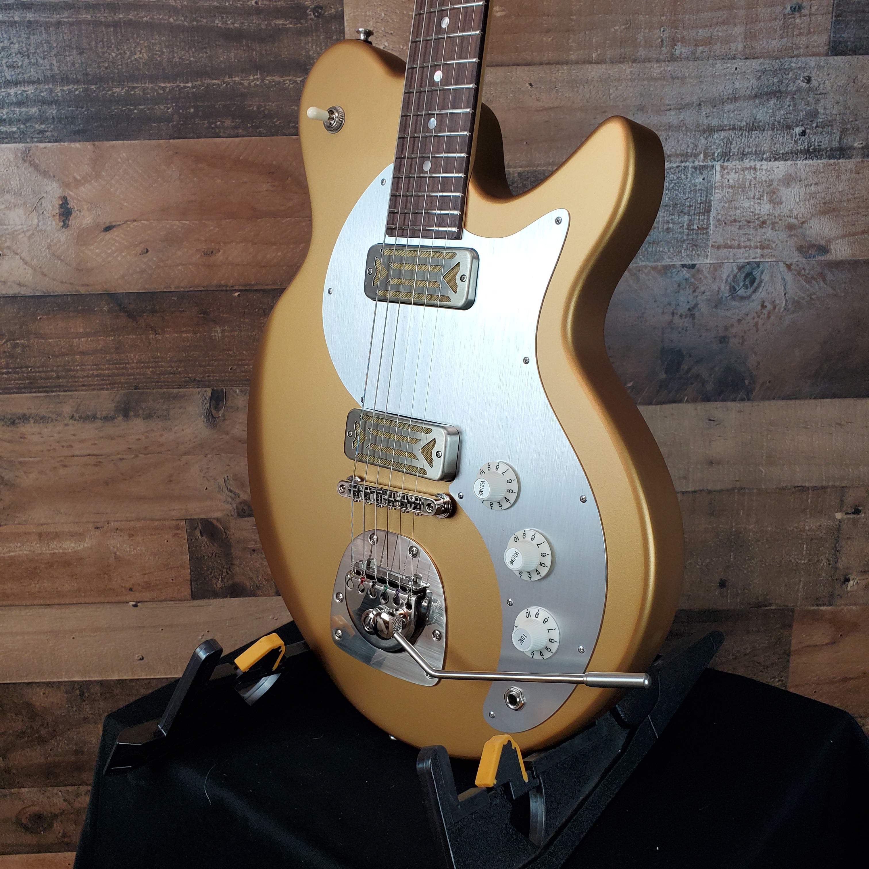 Eastman Guitars FullerTone Offset '62 Gold