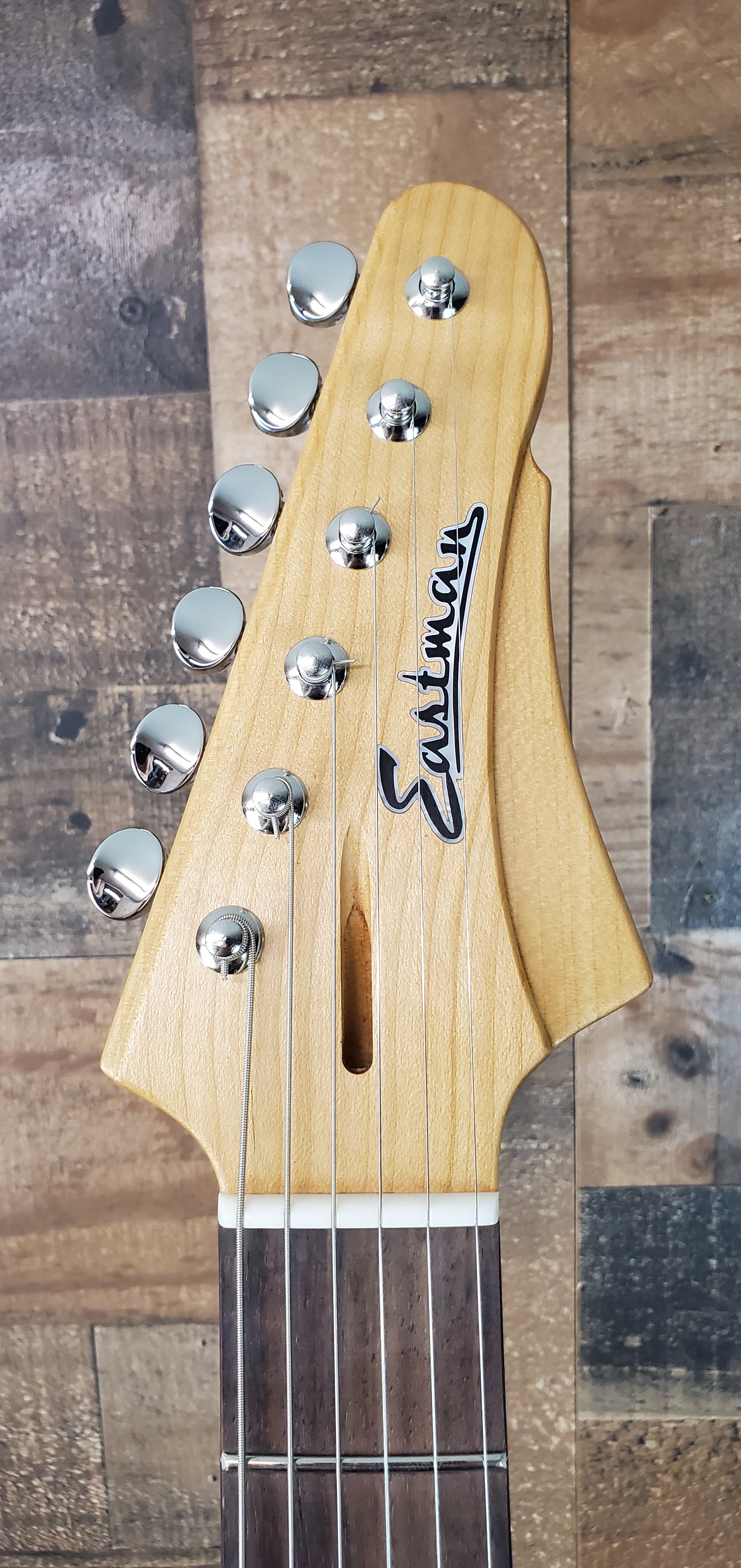Eastman Guitars FullerTone Offset '62 Gold
