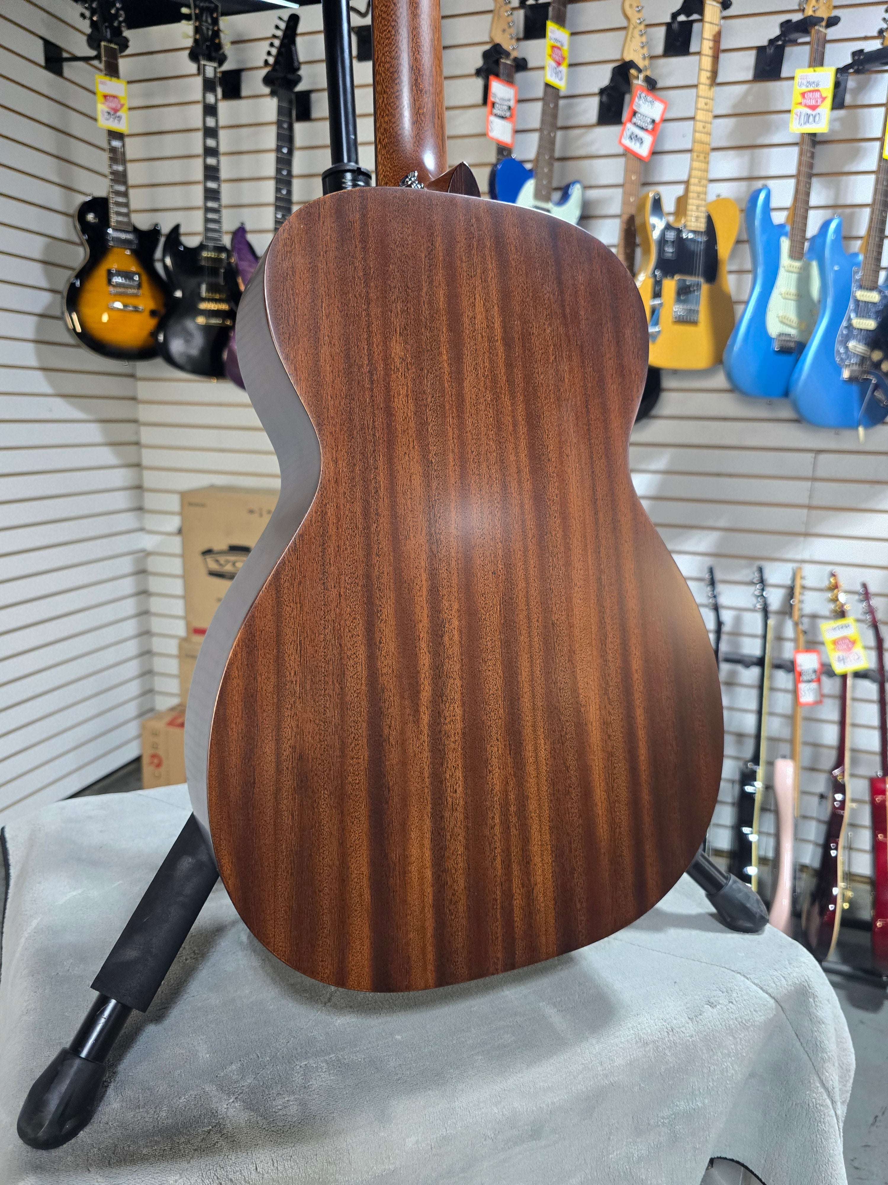 Martin 0-10E Retro Jason Isbell Dark Mahogany