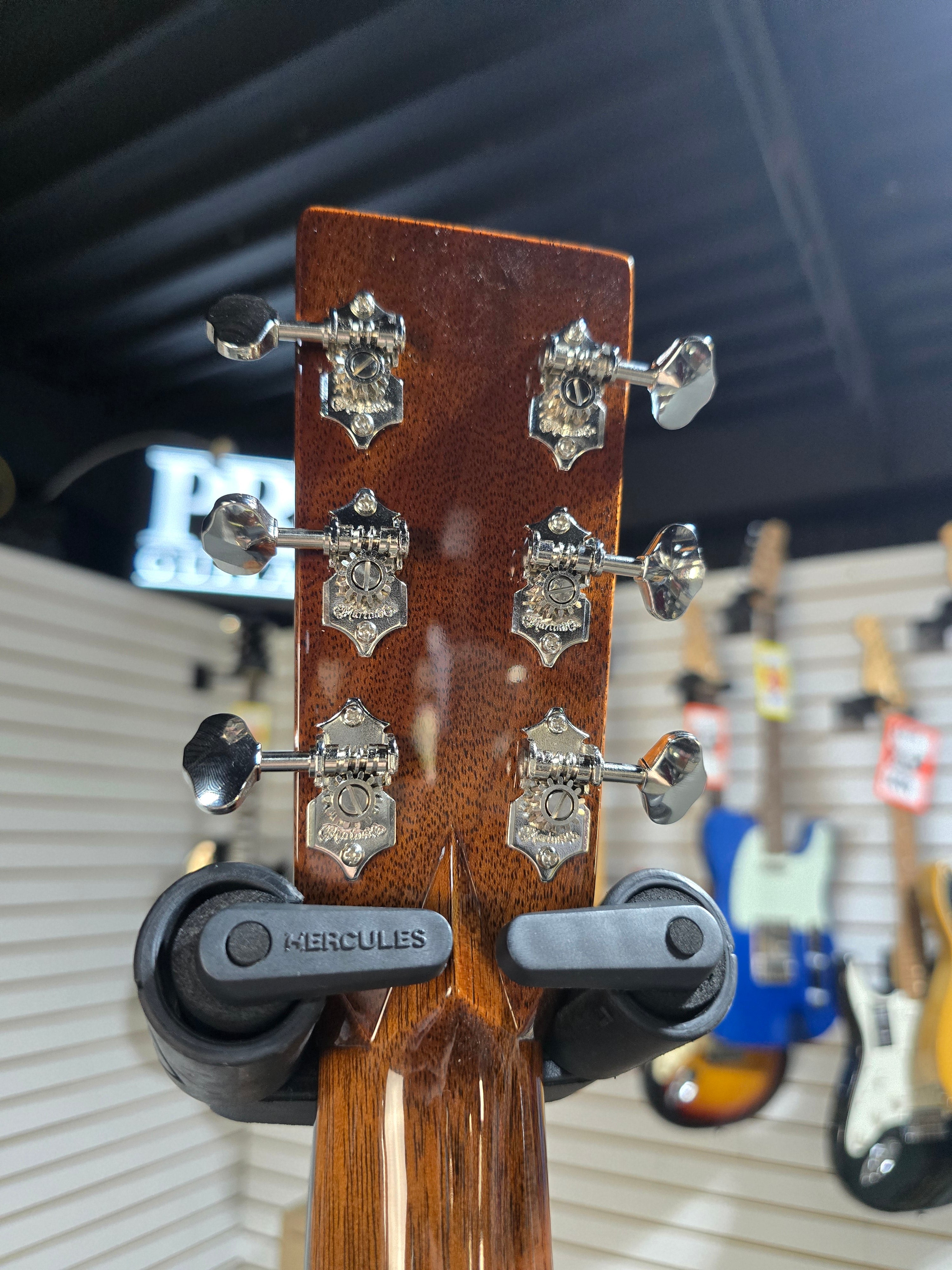 Martin 000-28EC Eric Clapton Acoustic Guitar - Natural