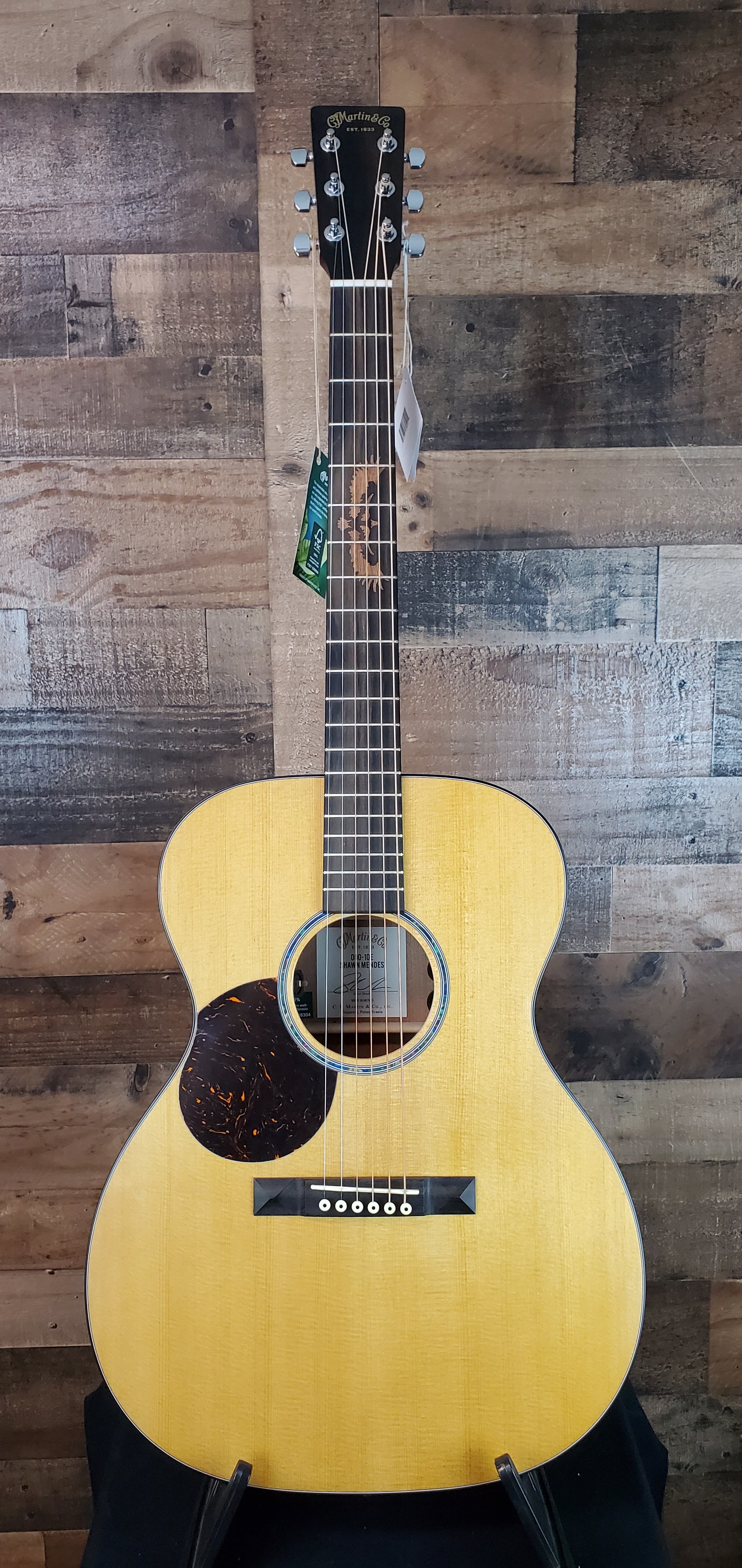 Martin 000-10E Shawn Mendes Lefty - Natural