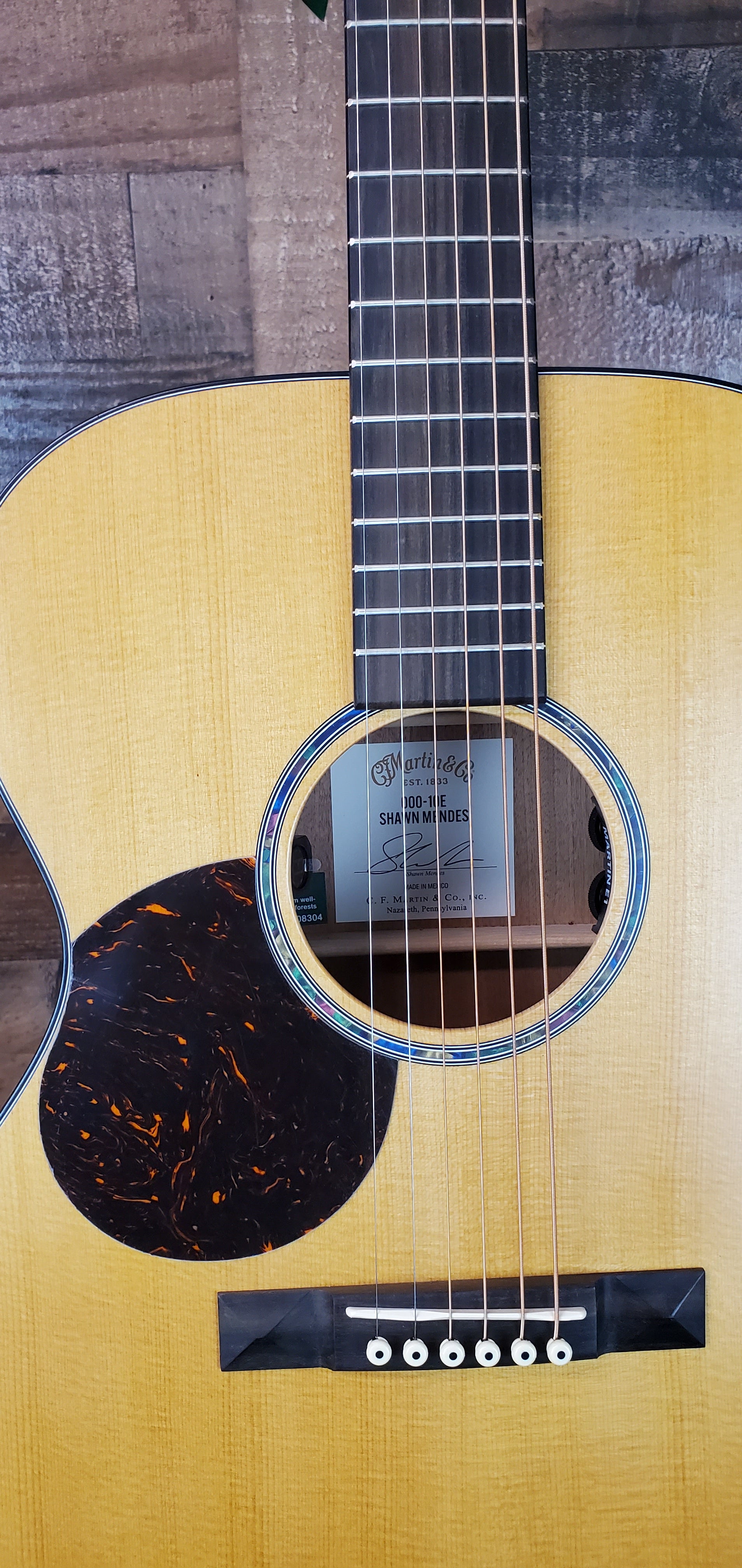 Martin 000-10E Shawn Mendes Lefty - Natural