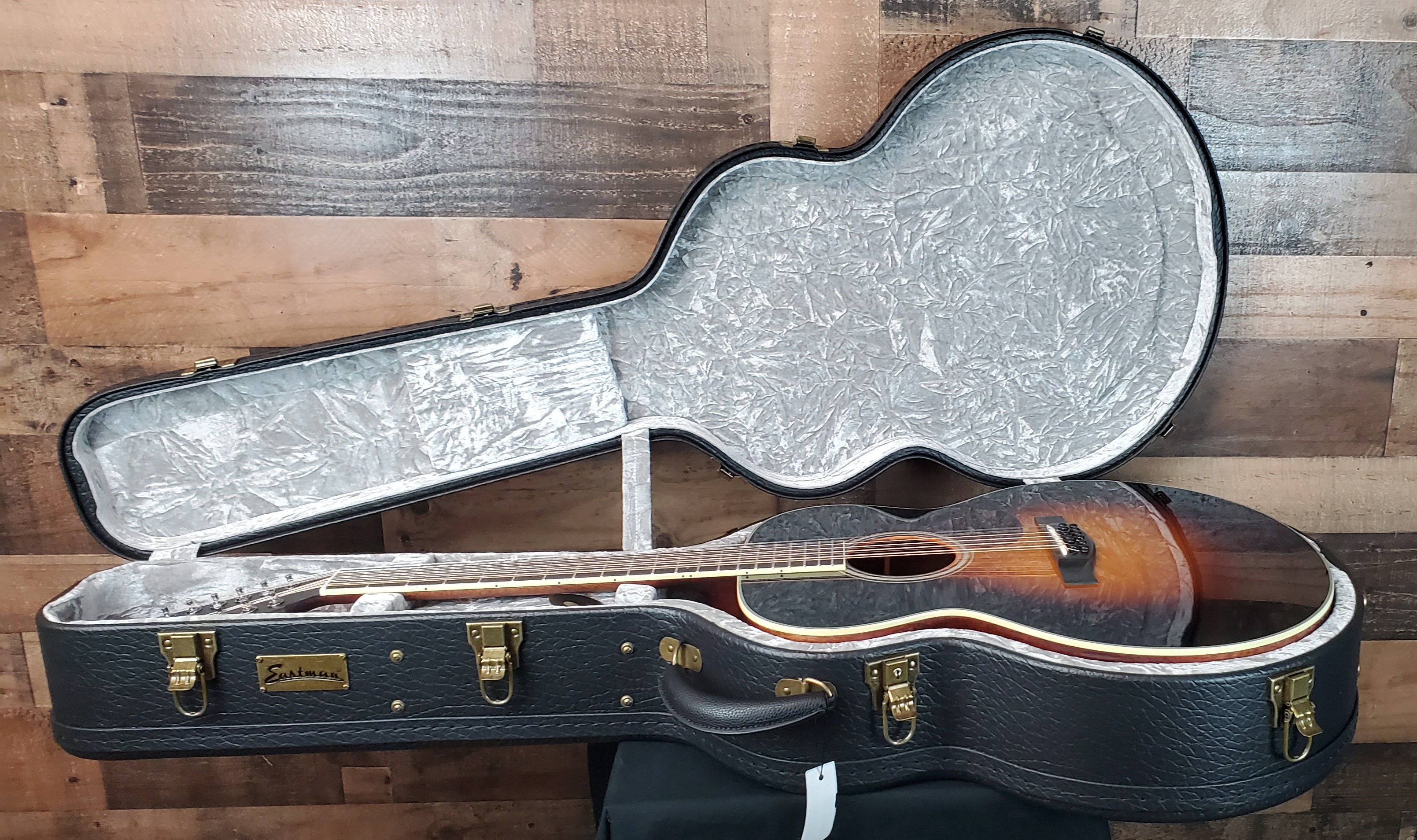 Eastman Guitars AC330E-12- Sunburst