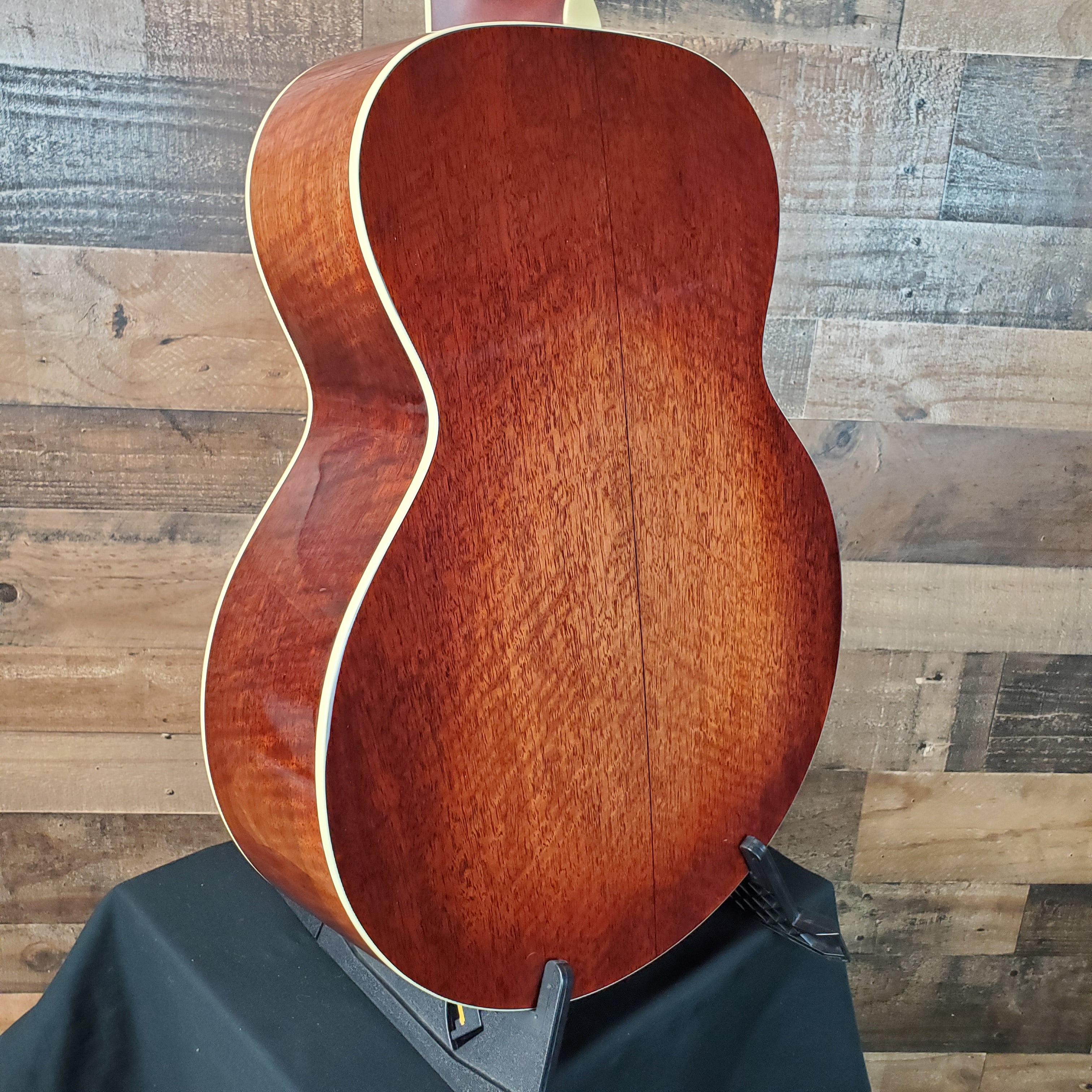 Eastman Guitars AC330E-12- Sunburst