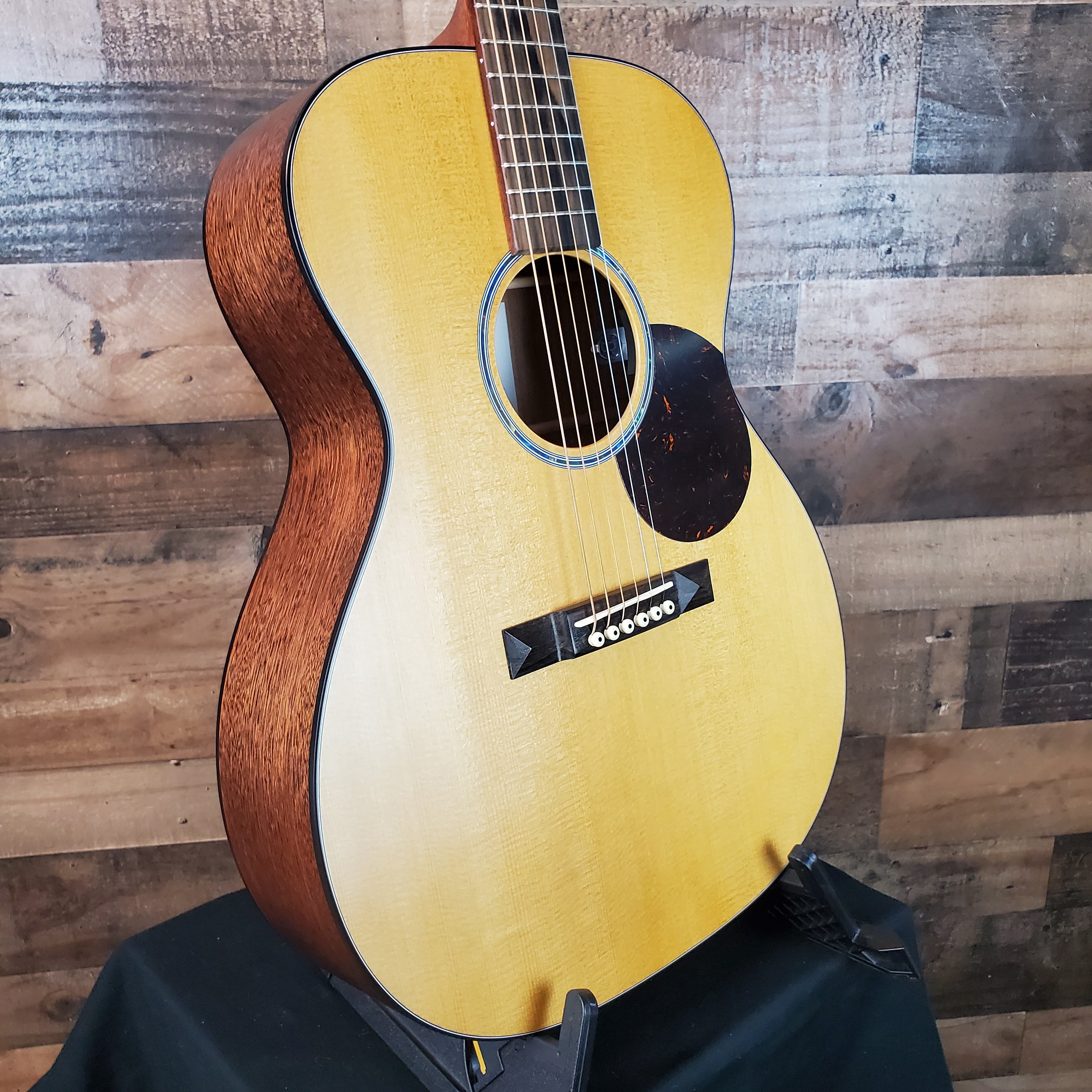 Martin 000-10E Shawn Mendes Acoustic-electric Guitar Natural