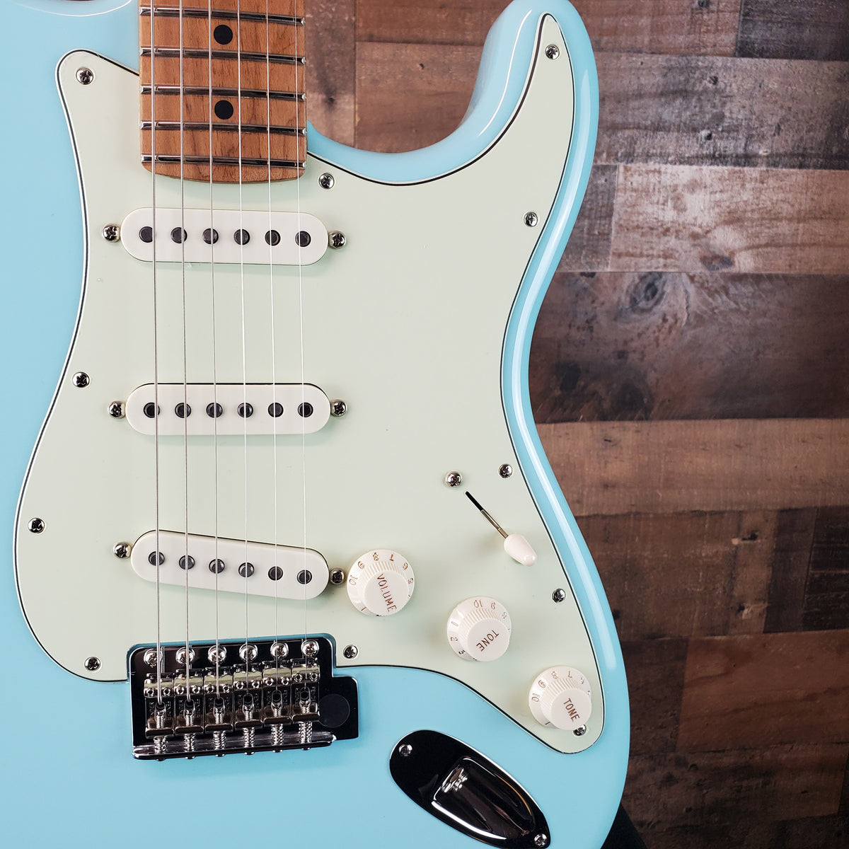 Fender Limited Edition American Professional Classic Stratocaster Daphne Blue, Rosewood Fingerboard