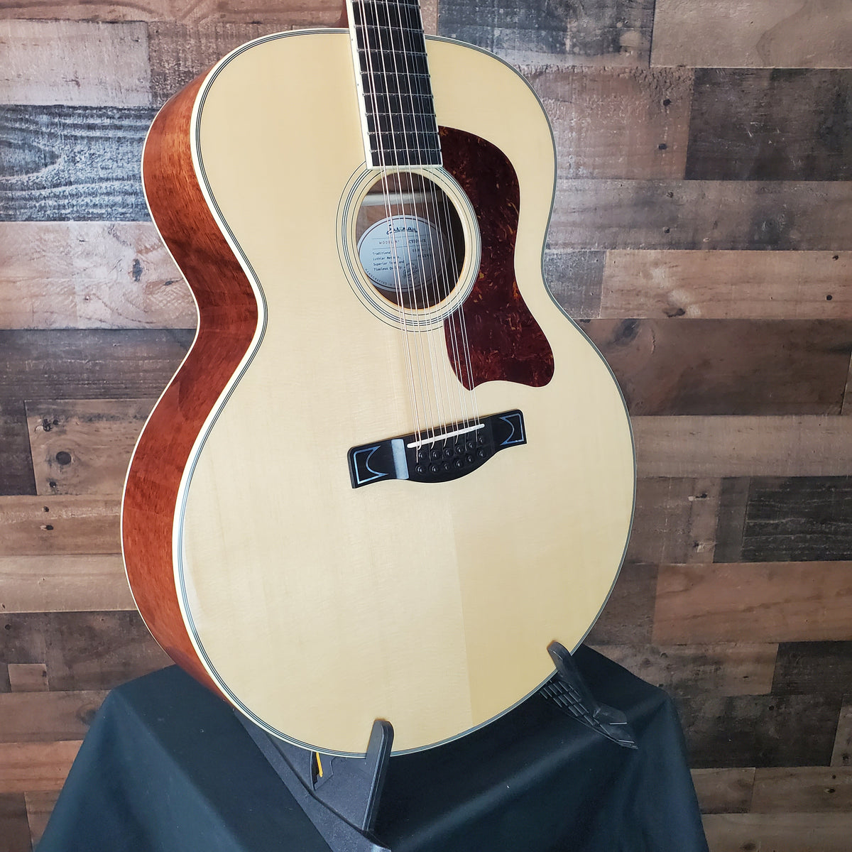 Eastman AC330E-12 Jumbo 12-string Acoustic-electric Guitar Natural