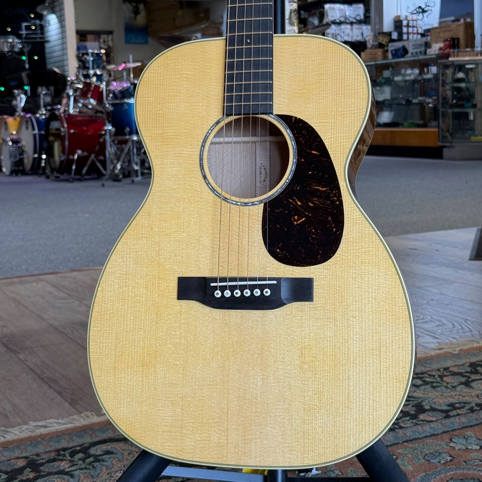 Martin Custom Shop 00-18 German White Oak Back and Sides