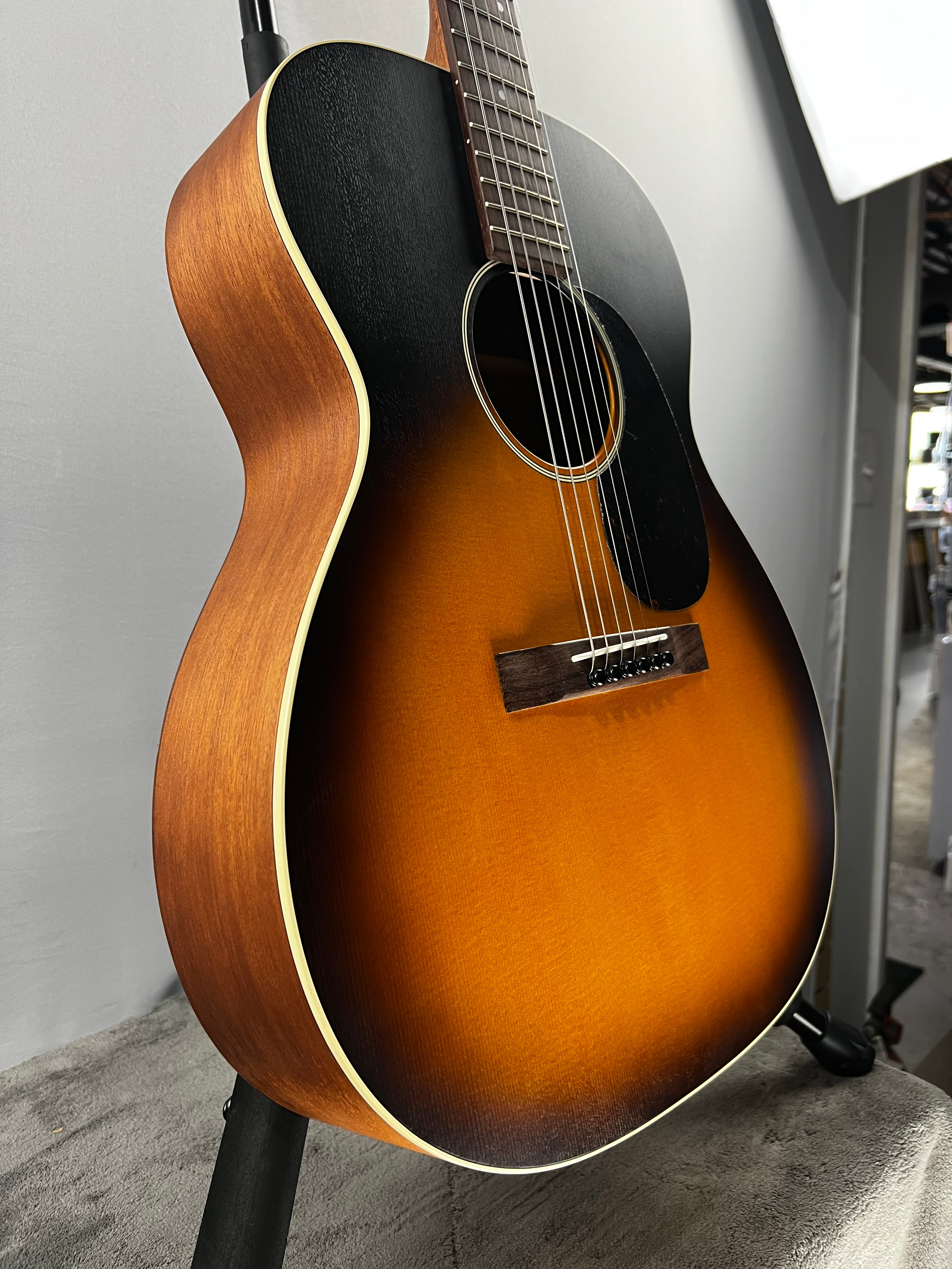 000-17 Acoustic Guitar - Whiskey Sunset #767