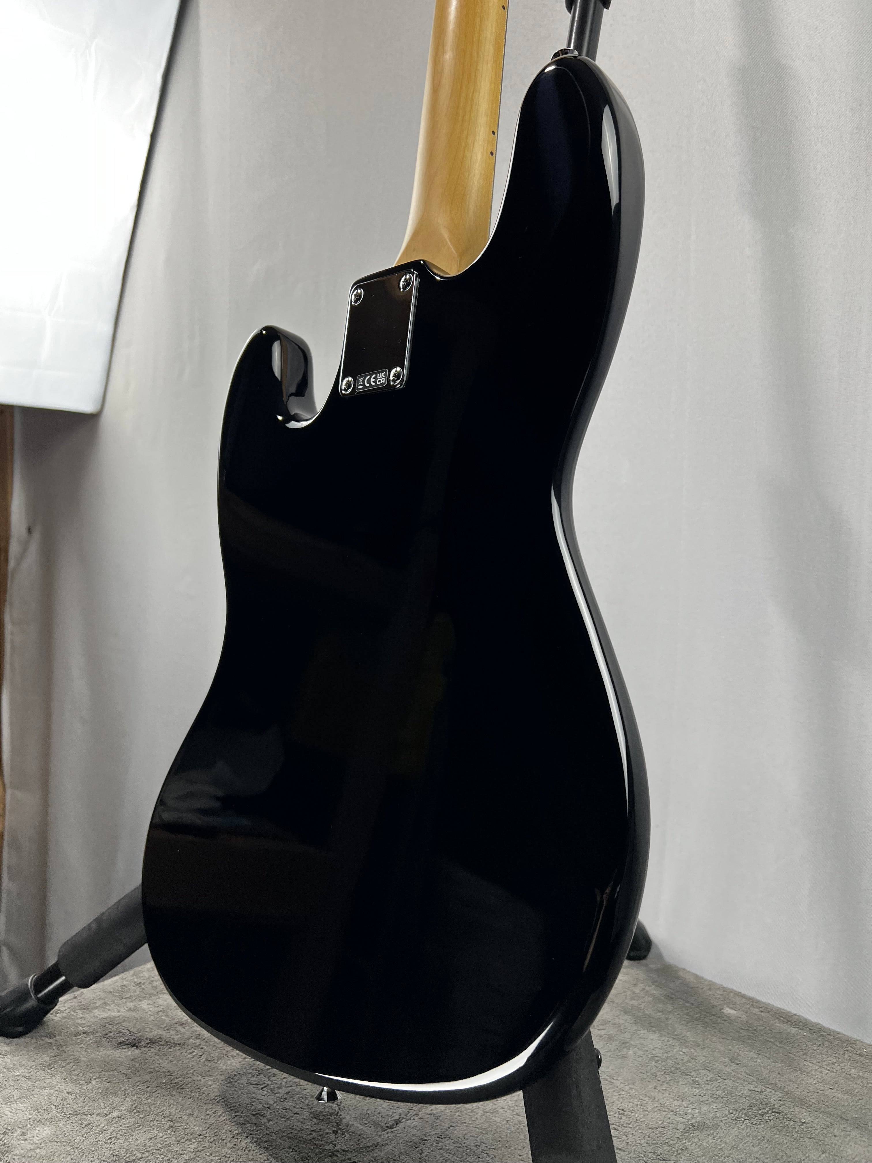 Standard Jazz Bass - Black, Maple Fingerboard #626