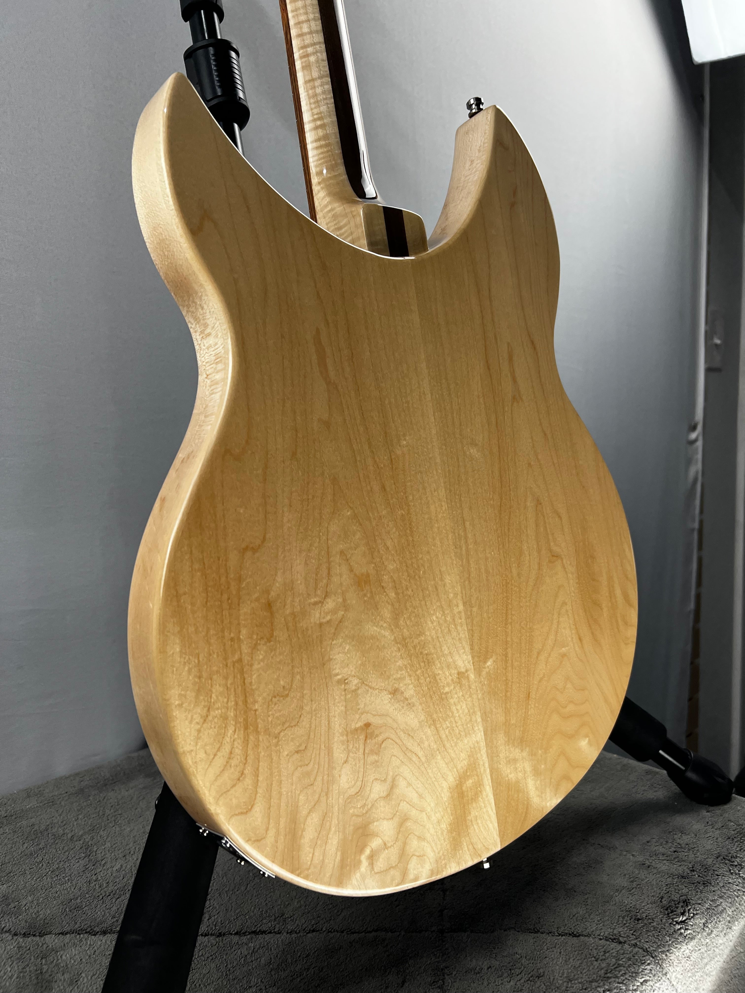 2025 Rickenbacker 330MG Guitar - Mapleglo #729