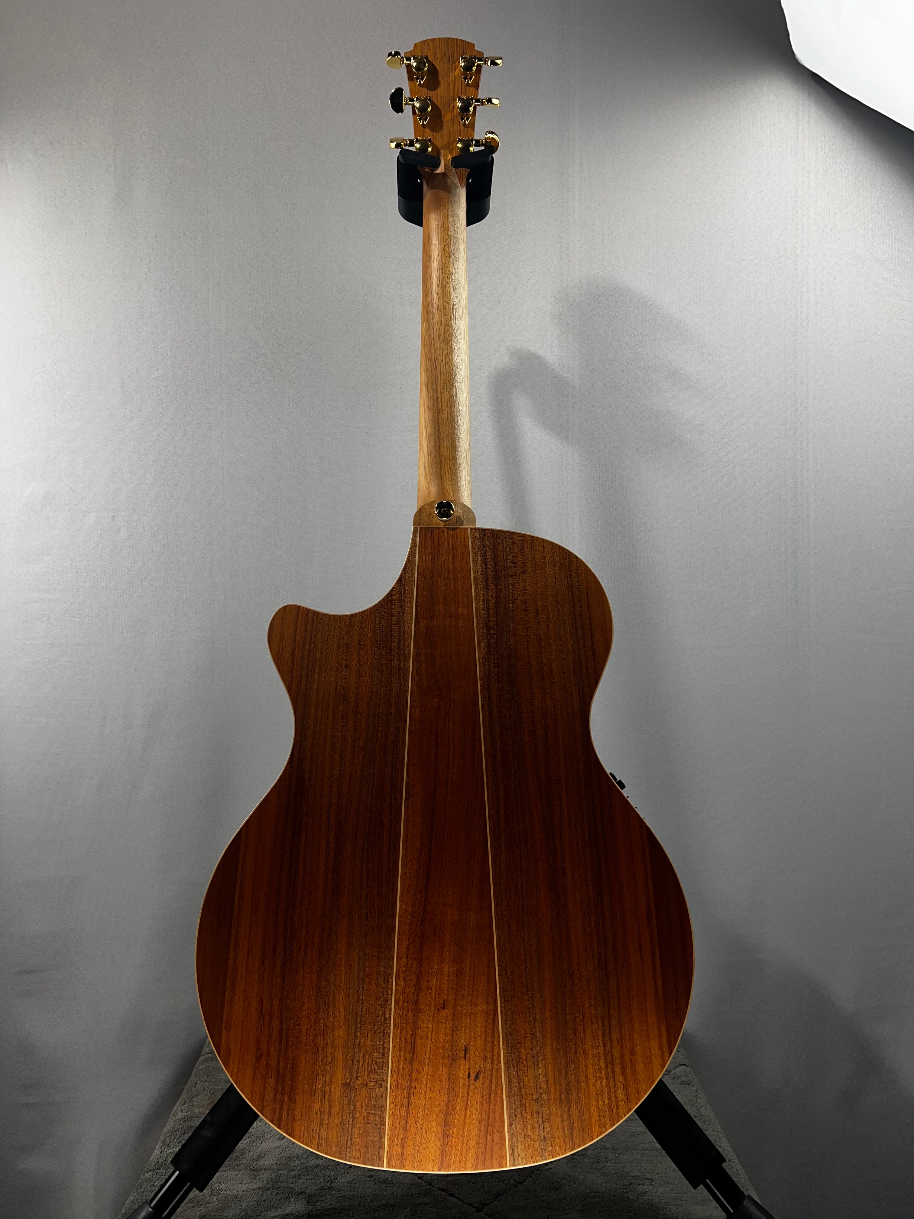 CCAN2EC-RDBL Acoustic Electric - Nitrocellulose (natural satin) #995 GET PLEK'D!