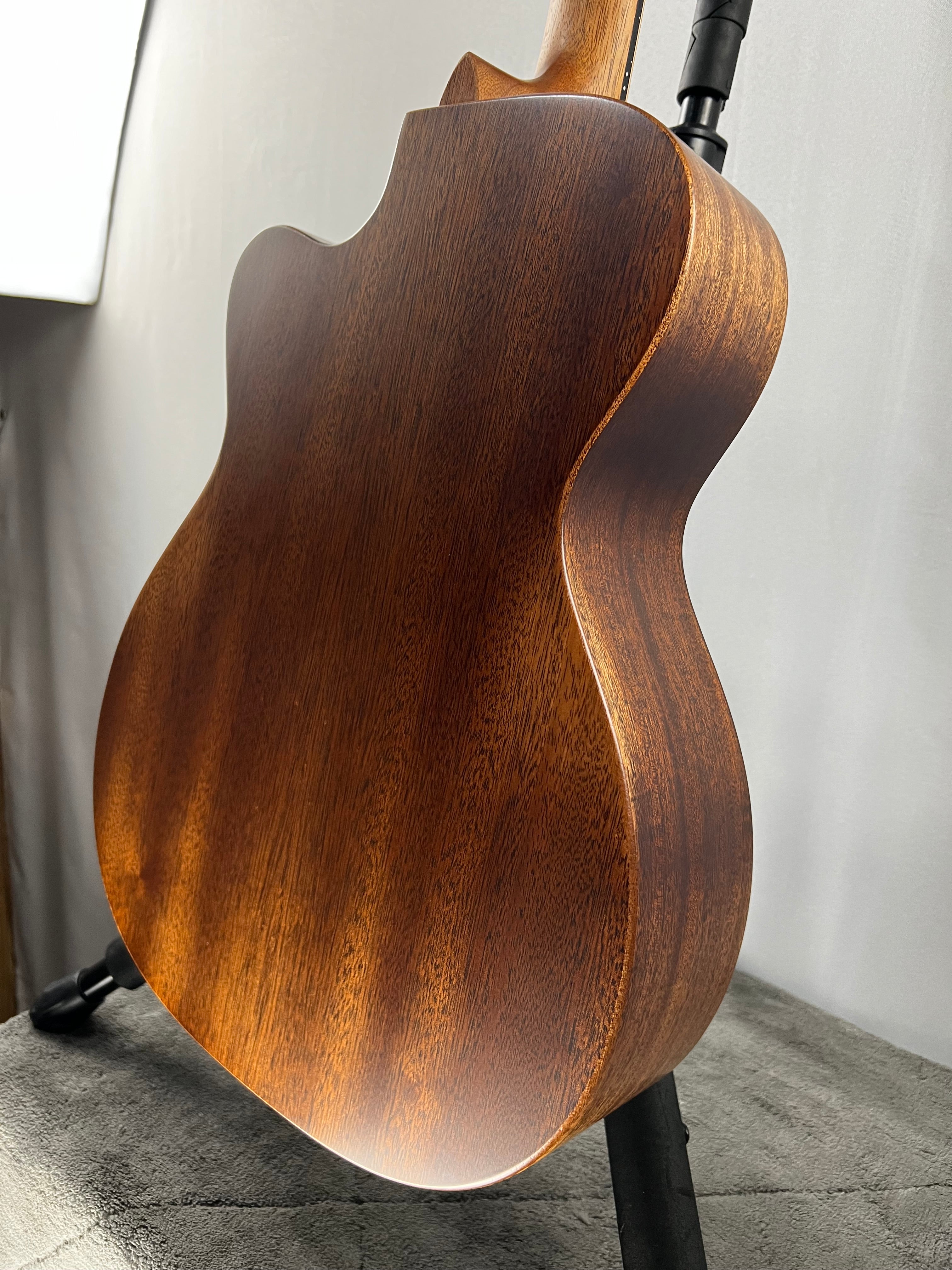 (2025) 000C Jr-E StreetMaster Acoustic-electric Guitar - Dark Mahogany Distressed #335 GET PLEK'D!