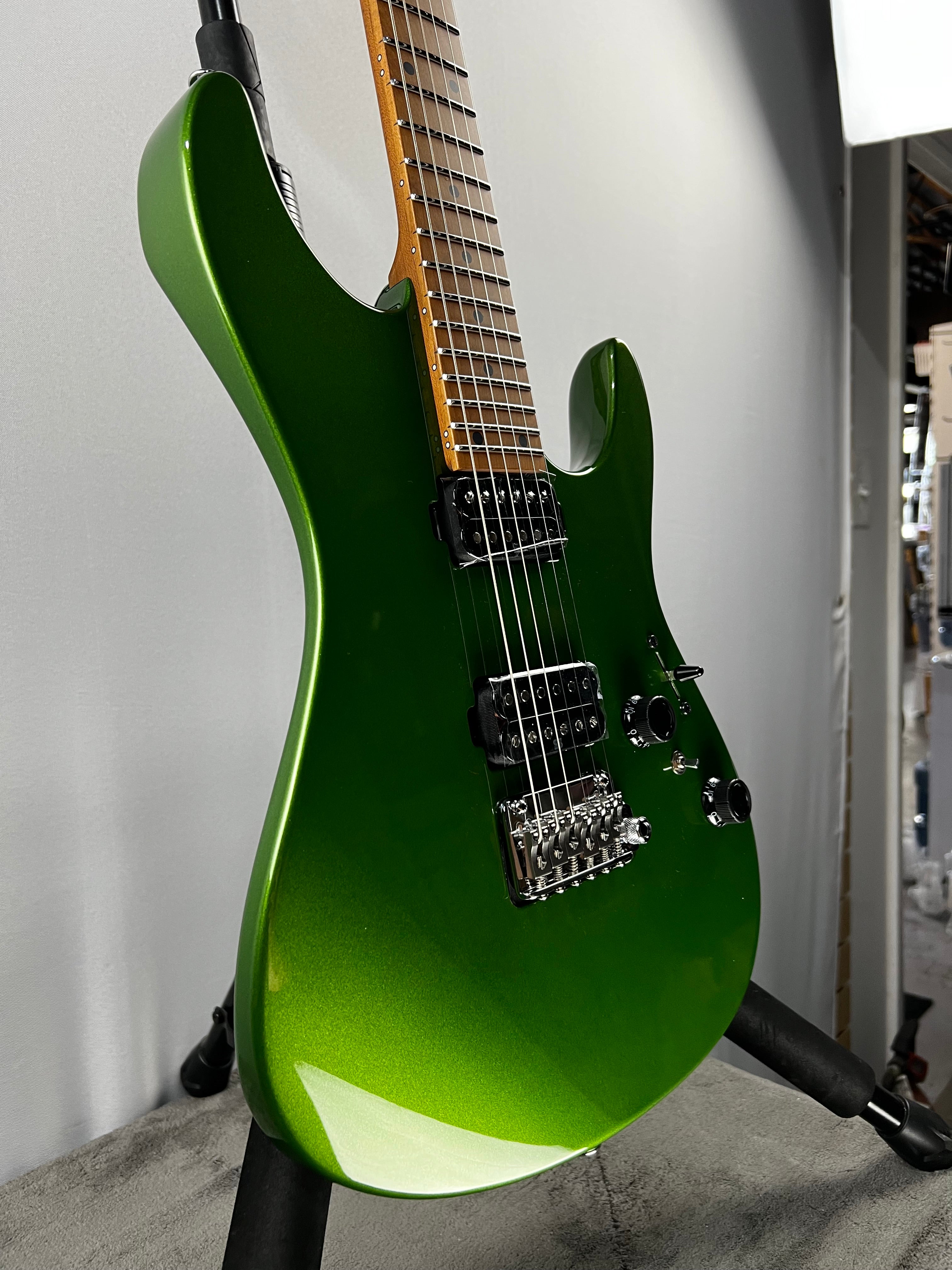 Prestige AZ2402 Electric Guitar - Apple Green Metallic #929
