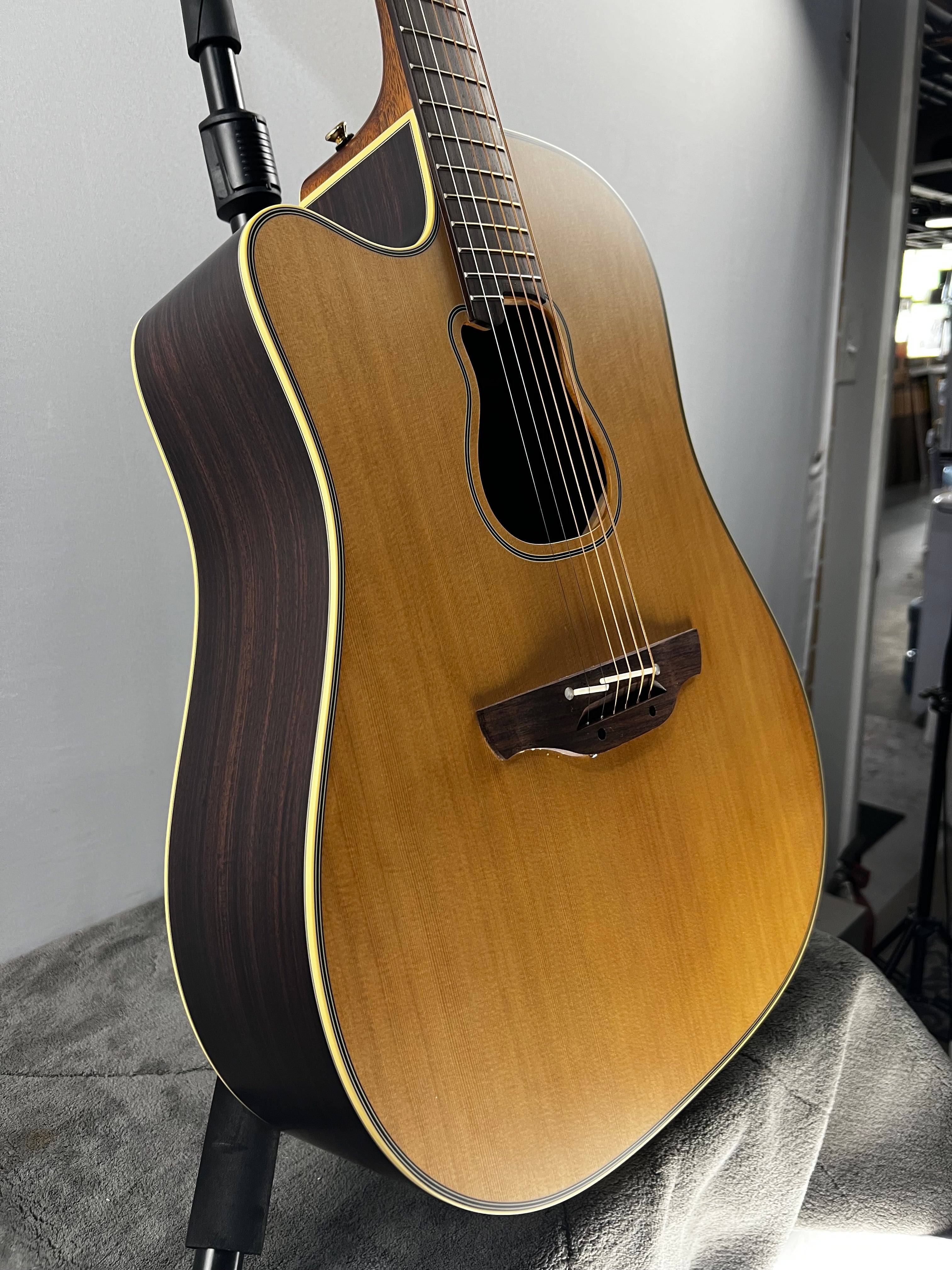 GB7C Garth Brooks Signature Acoustic-Electric Guitar Left-Handed - Natural #822
