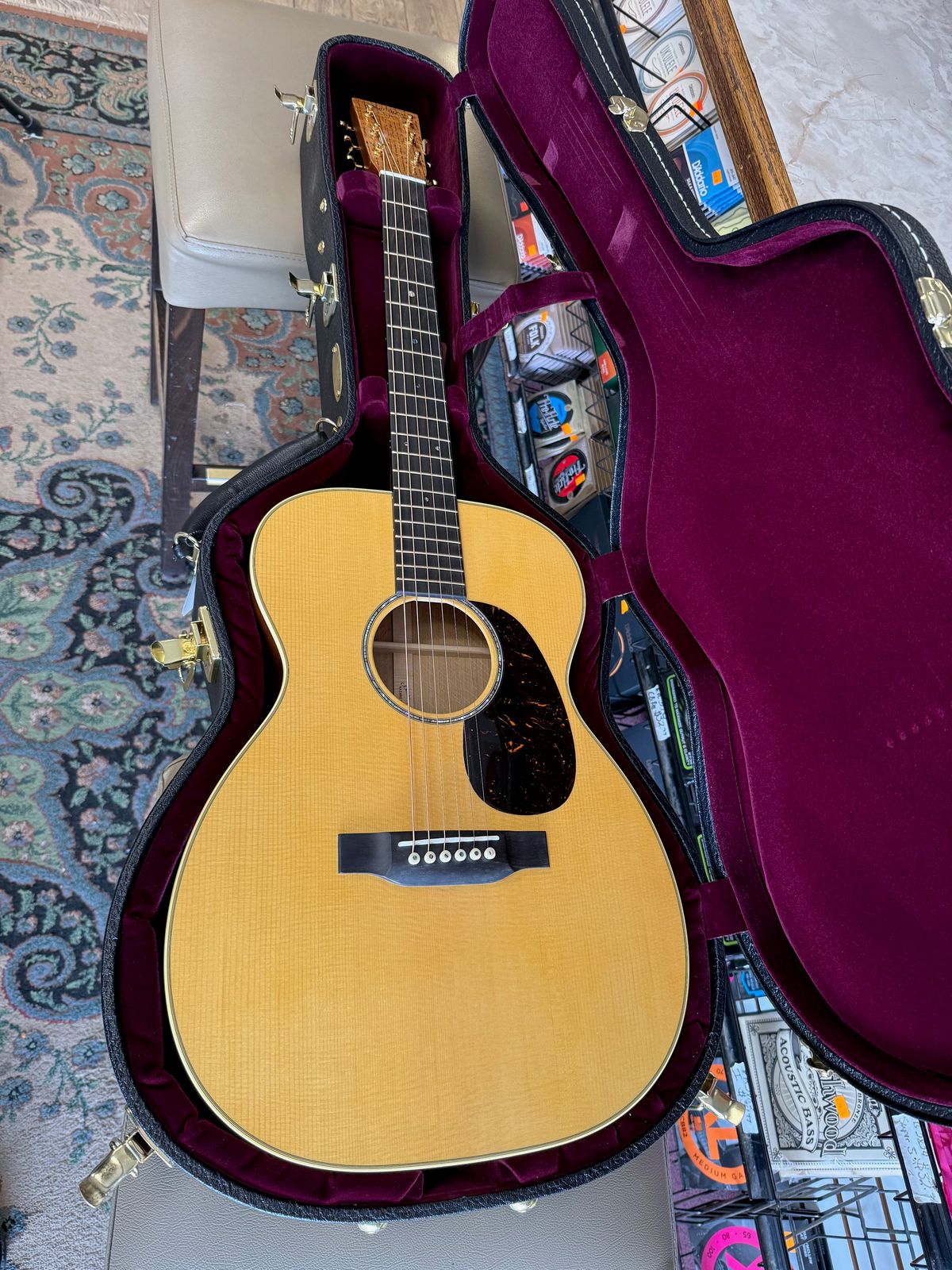 Martin Custom Shop 00-18 German White Oak Back and Sides