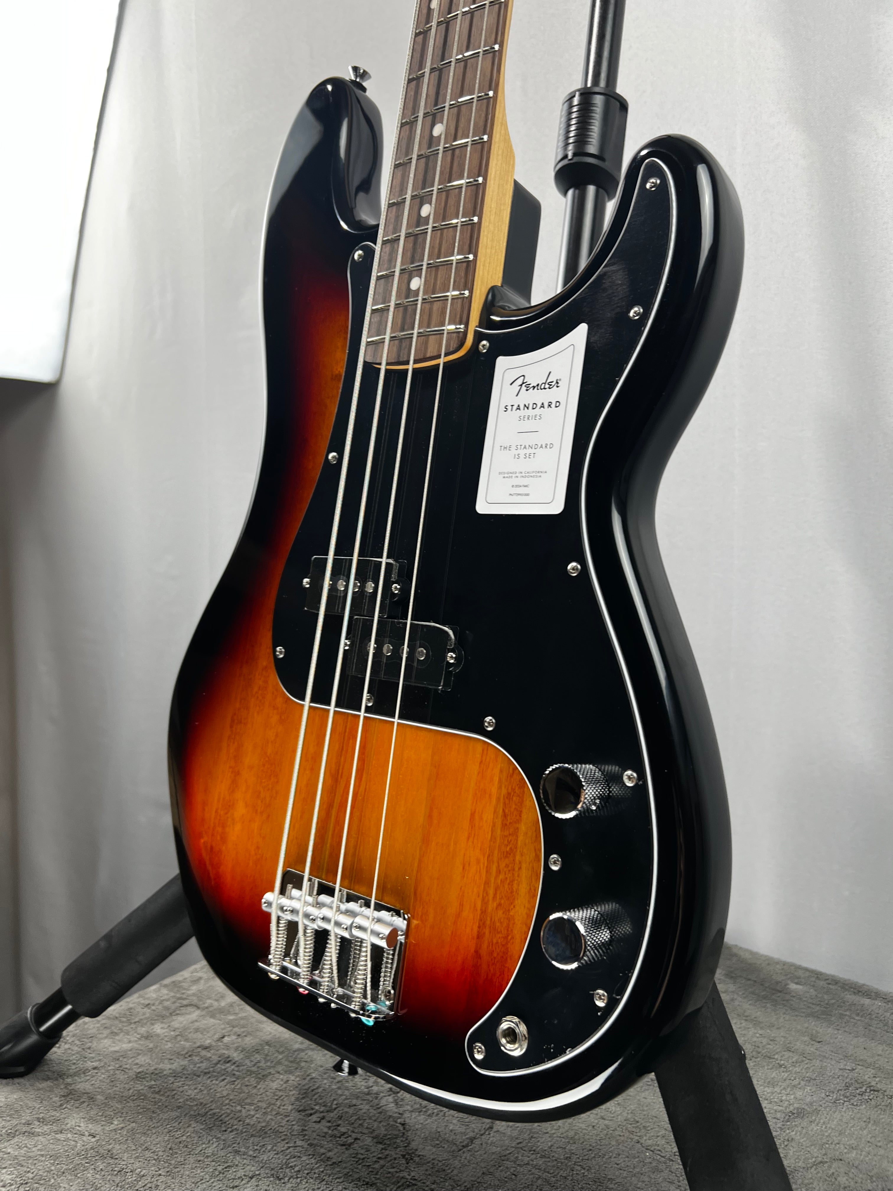 Standard Precision Bass - 3-color Sunburst, Laurel Fingerboard #796