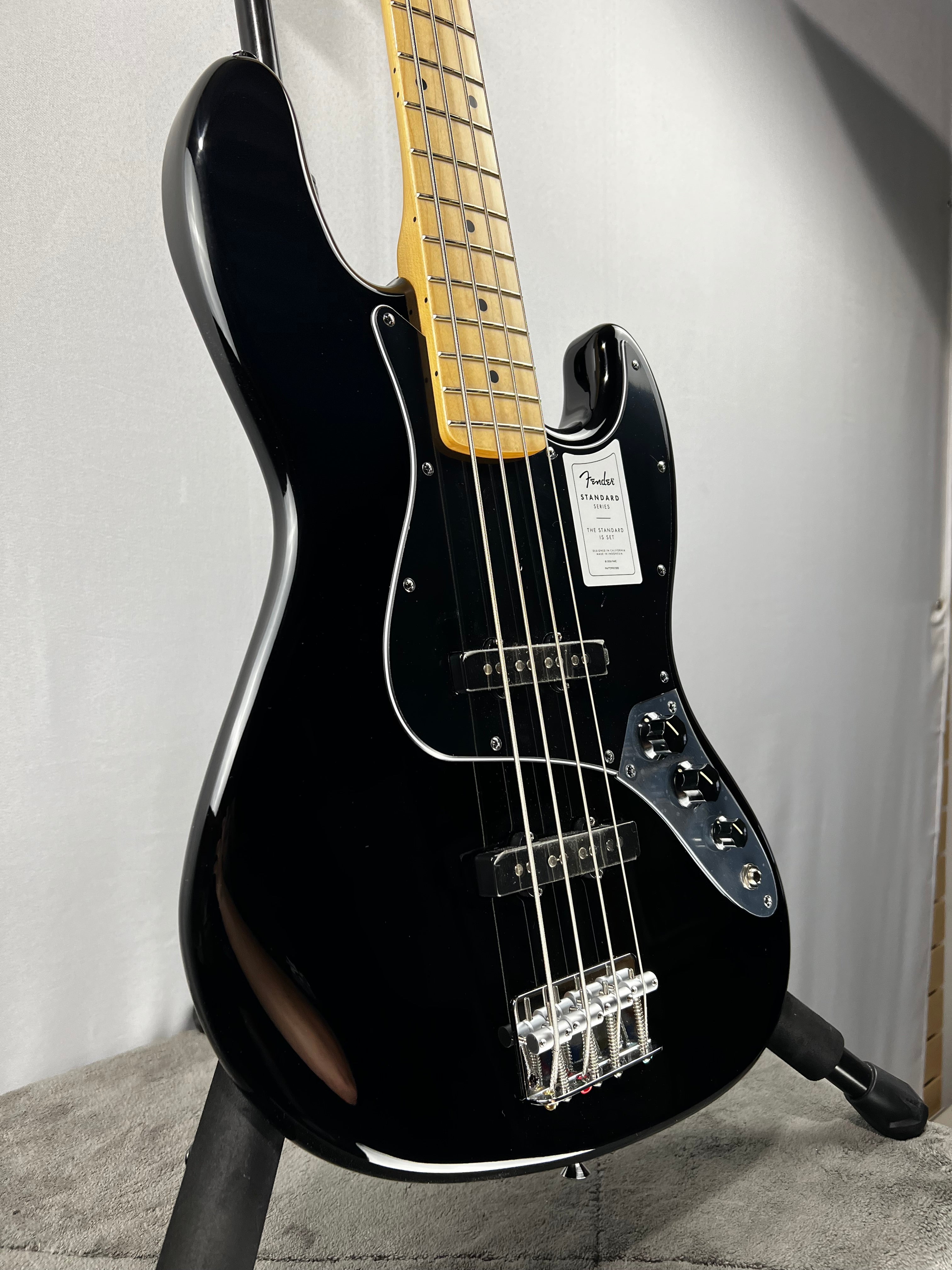 Standard Jazz Bass - Black, Maple Fingerboard #626