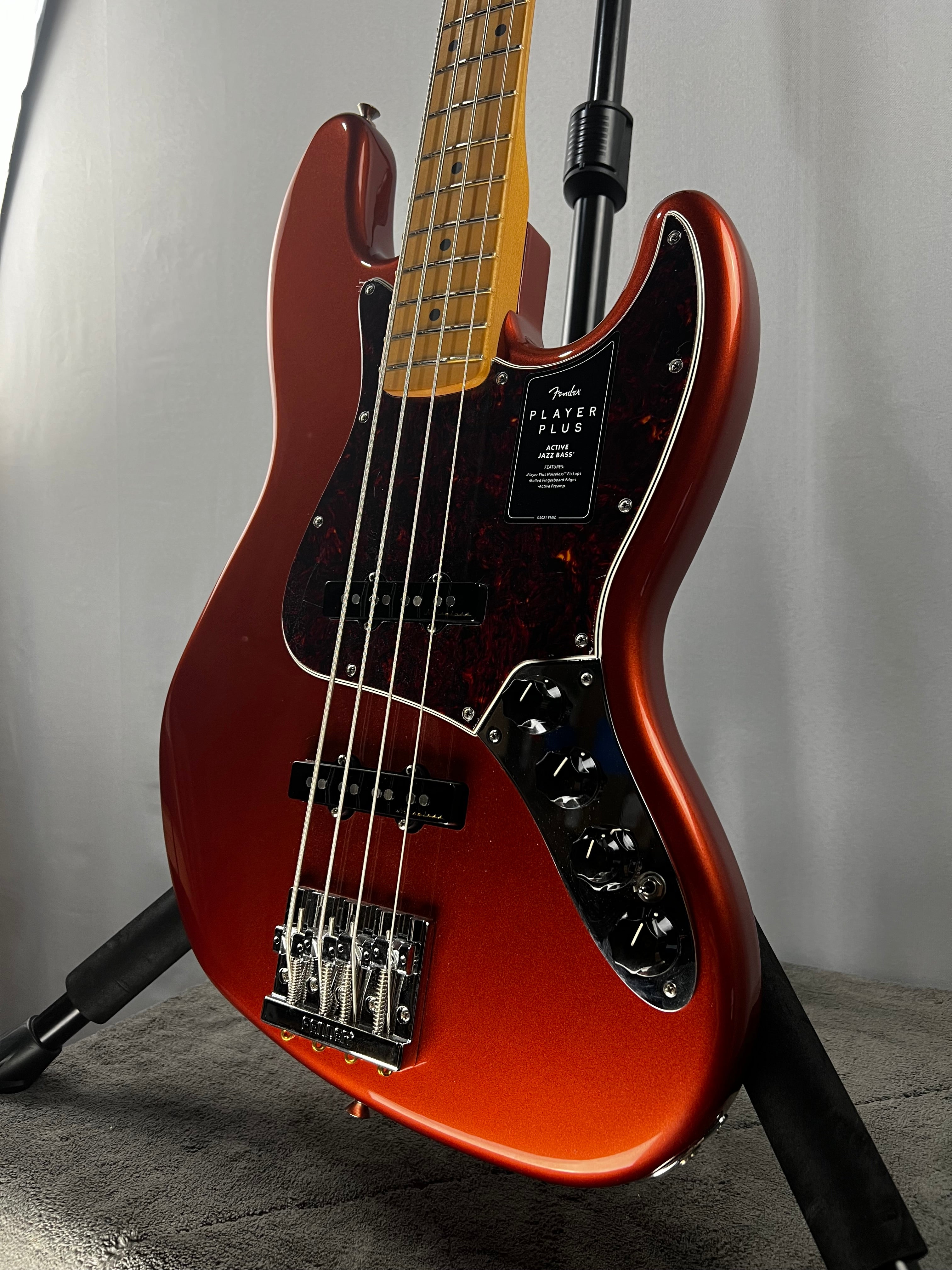 Player Plus Active Jazz Bass - Aged Candy Apple Red #231 GET PLEK'D!