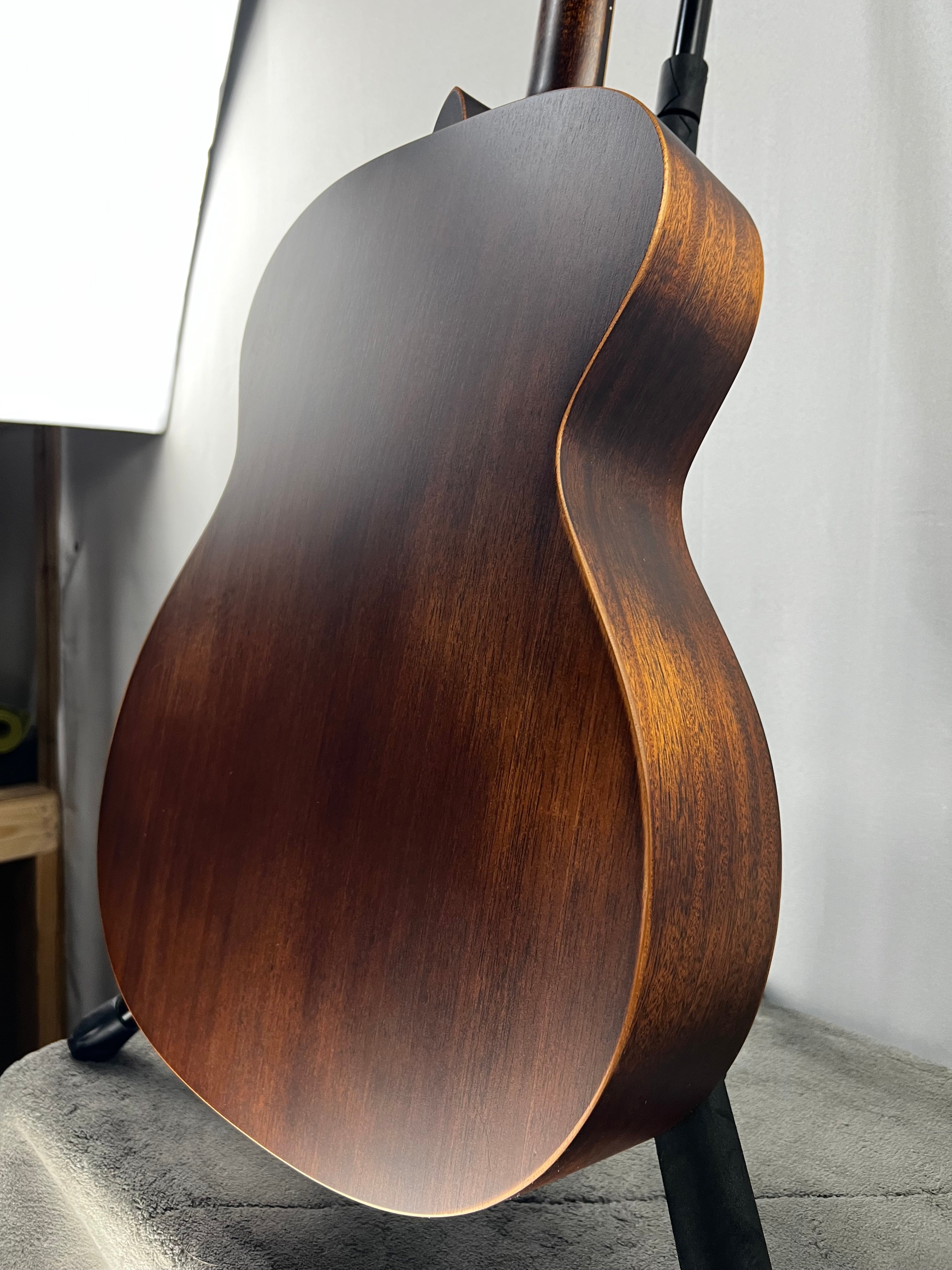 000-15M StreetMaster Acoustic Guitar - Mahogany Burst #389 GET PLEK'D!