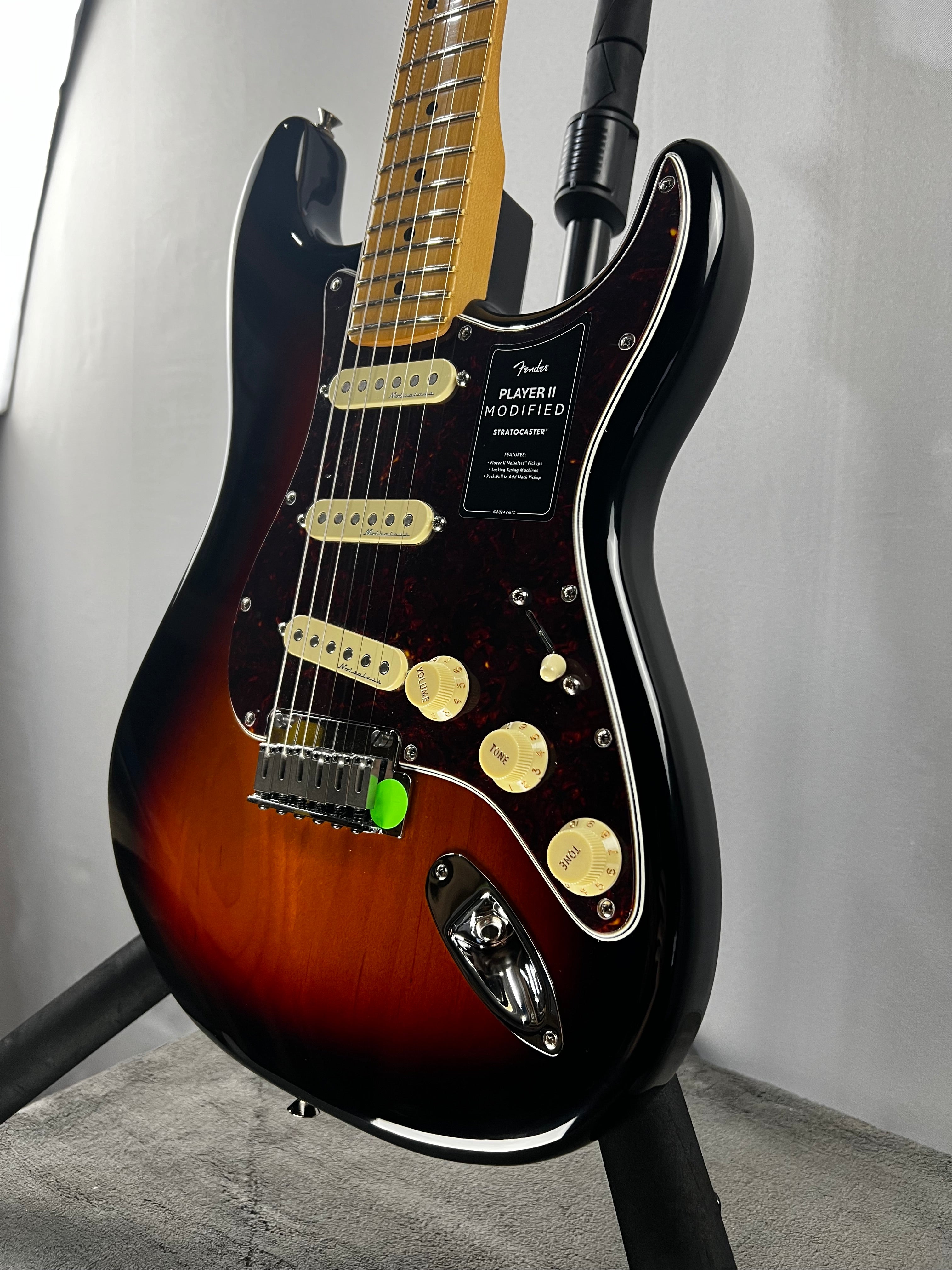 Player II Modified Stratocaster Electric Guitar - 3-tone Sunburst, Maple Fingerboard #935