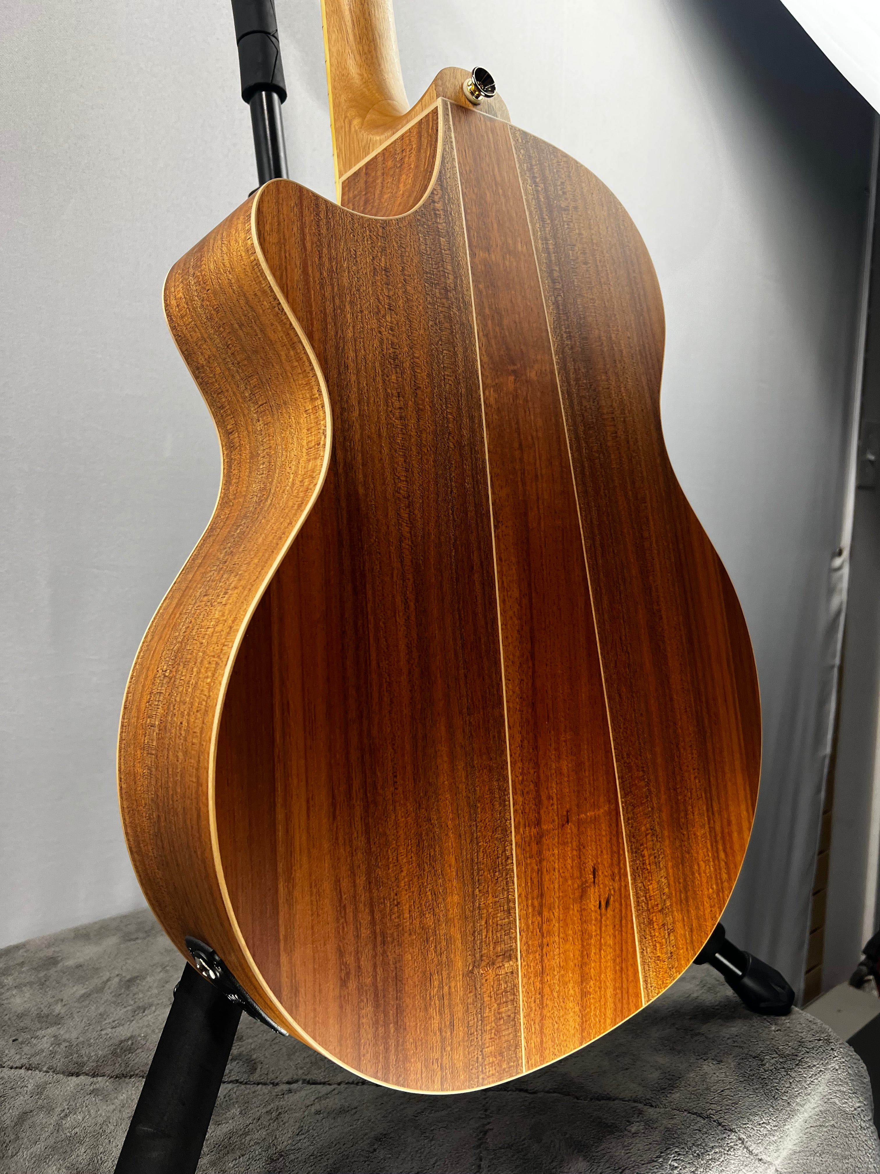 CCAN2EC-RDBL Acoustic Electric - Nitrocellulose (natural satin) #995 GET PLEK'D!