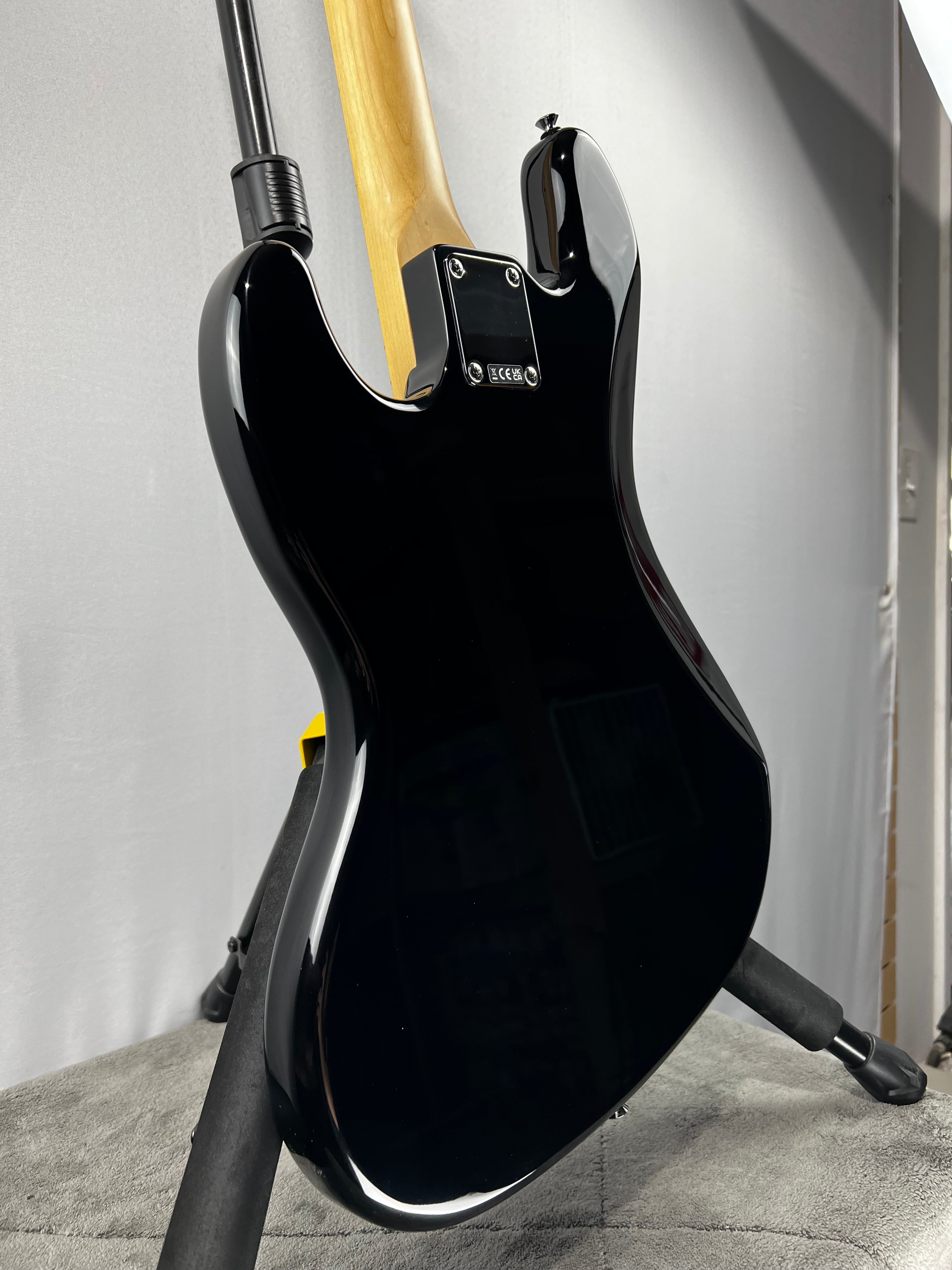 Standard Jazz Bass - Black, Maple Fingerboard #626